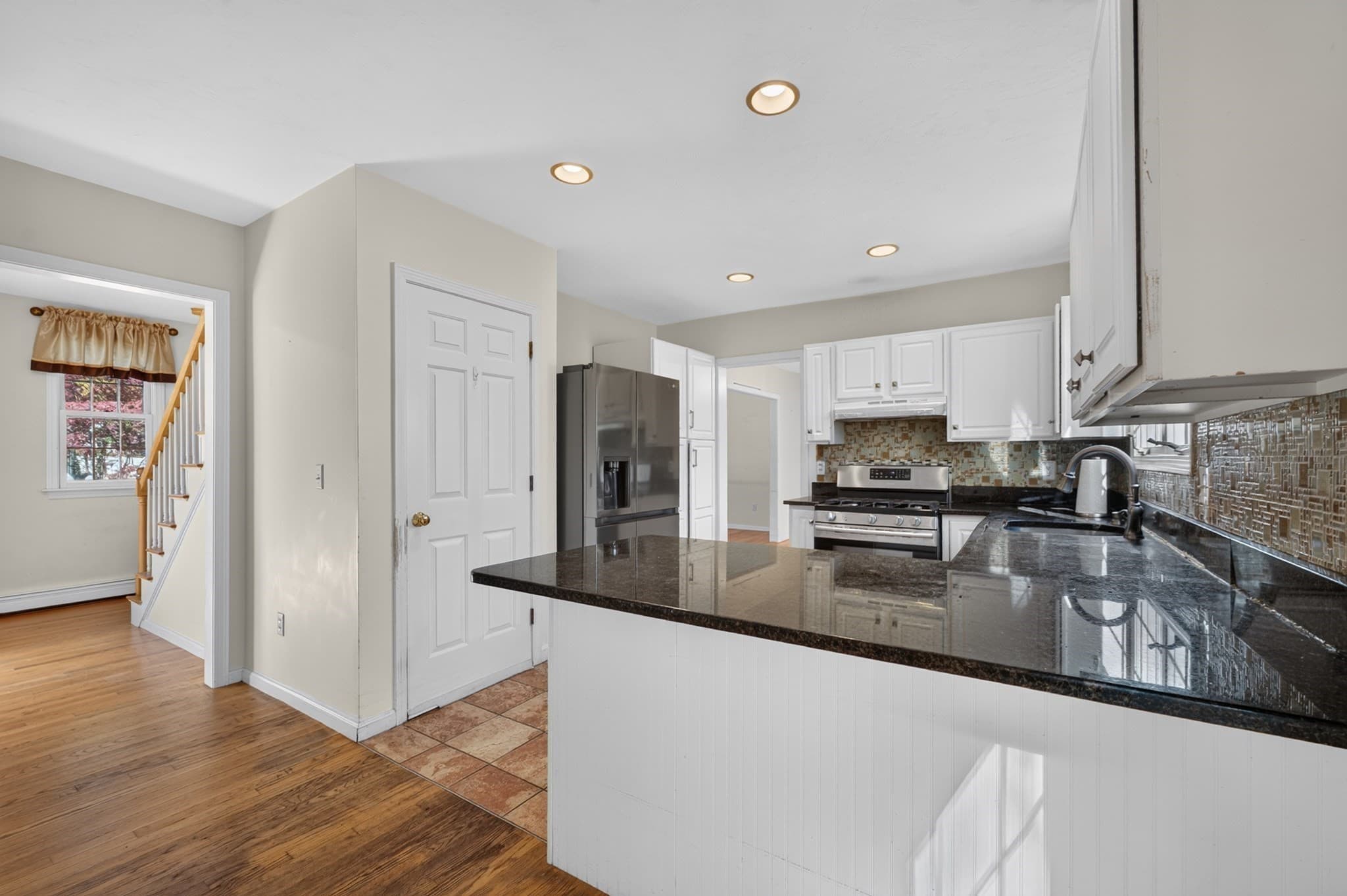 Single Family Residence at 9 Arbor Drive, Shrewsbury MA 01545, photo 11 of 31