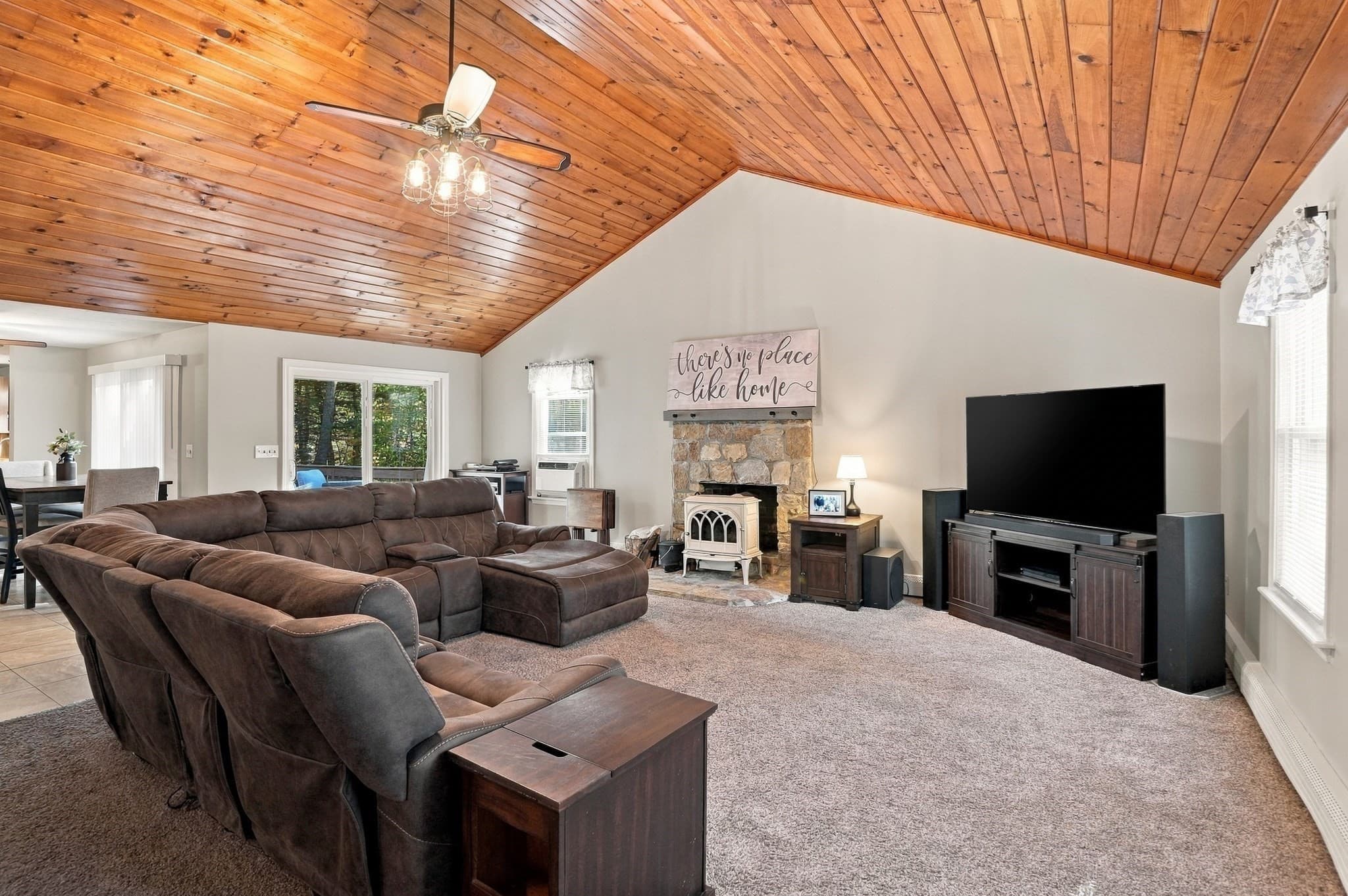 Single Family Residence at 23 Talon Drive, Millville MA 01529, photo 13 of 42