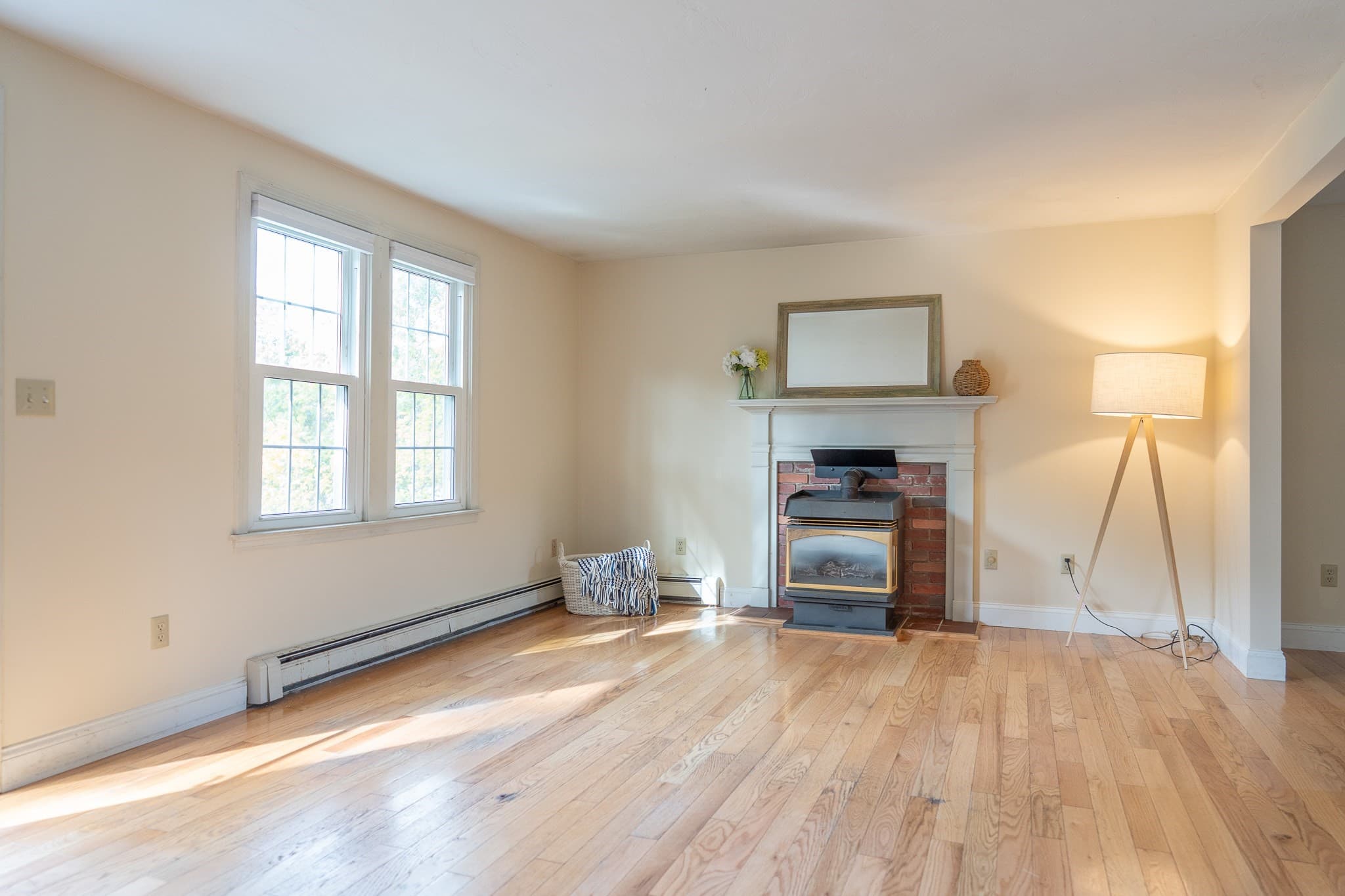 Single Family Residence at 174 S Yarmouth Rd, Dennis MA 02638, photo 2 of 24