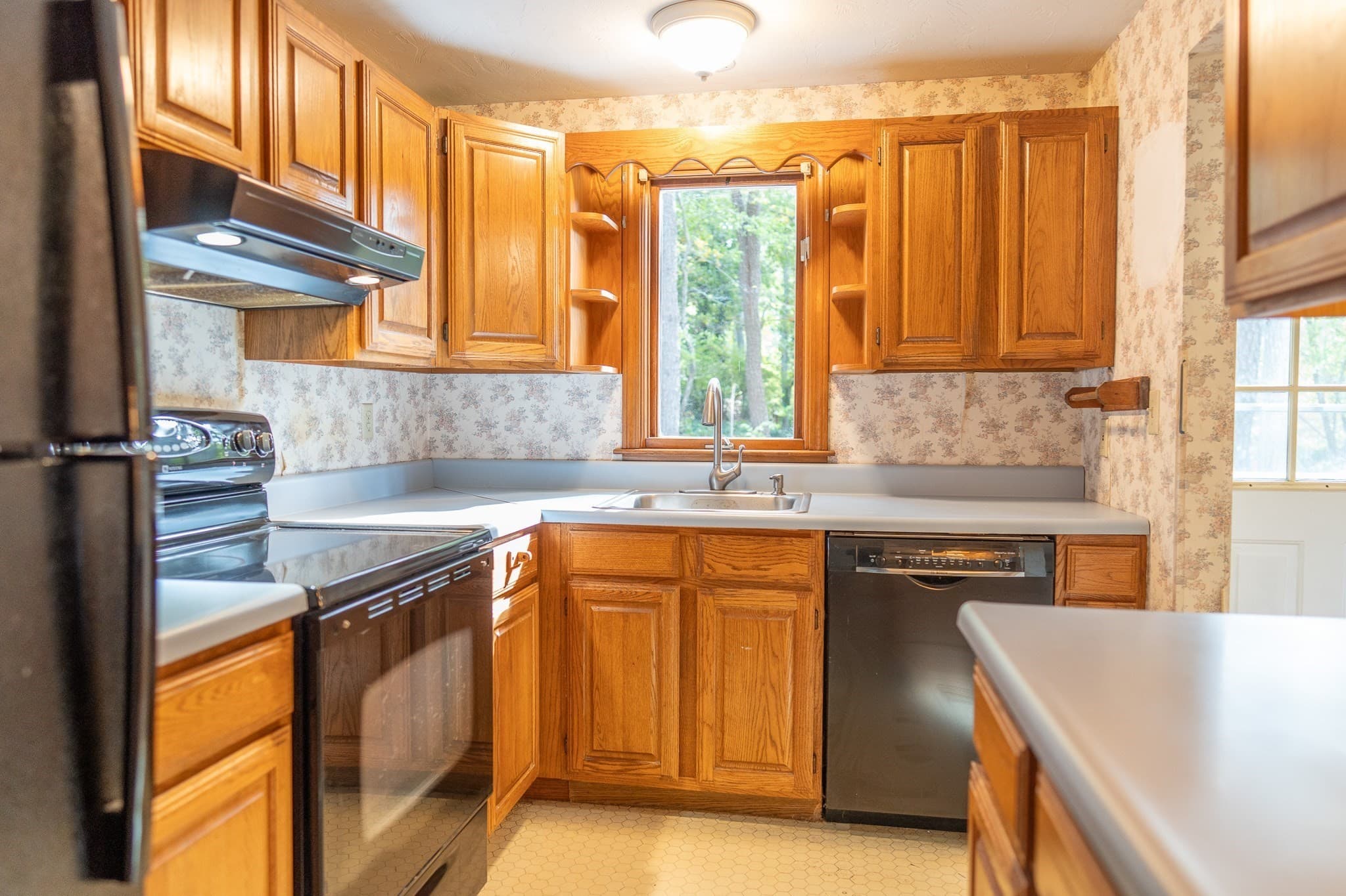 Single Family Residence at 174 S Yarmouth Rd, Dennis MA 02638, photo 7 of 24