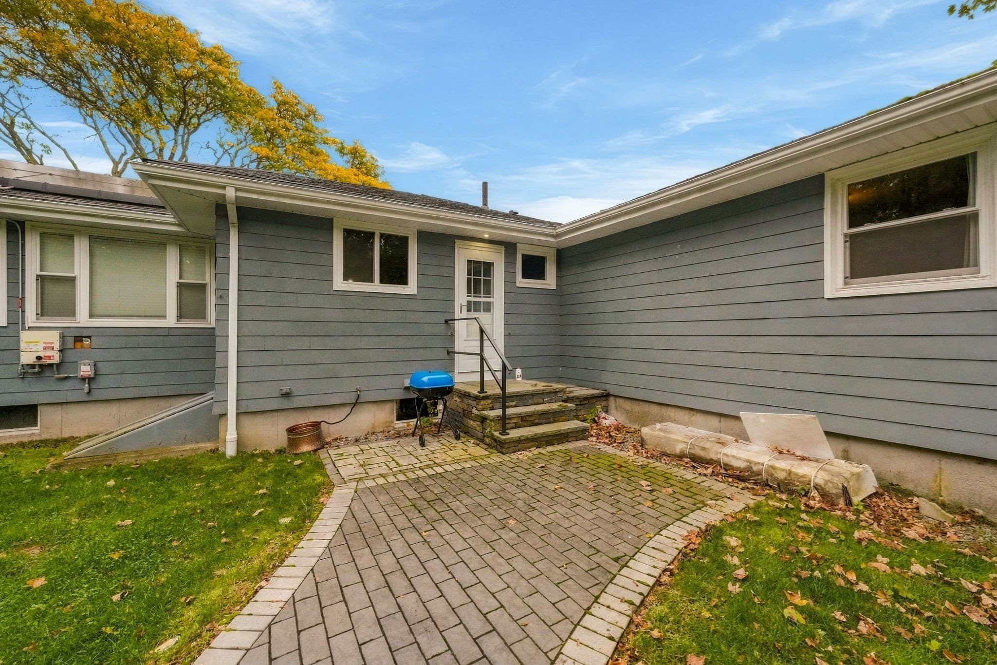 2 Family - 2 Units Side by Side at 655 Gardners Neck Rd, Swansea MA 02777, photo 38 of 42