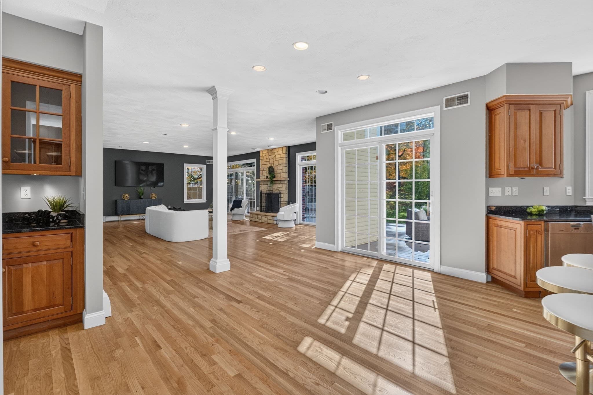 Single Family Residence at 18 Morningside Dr, Topsfield MA 01983, photo 11 of 42