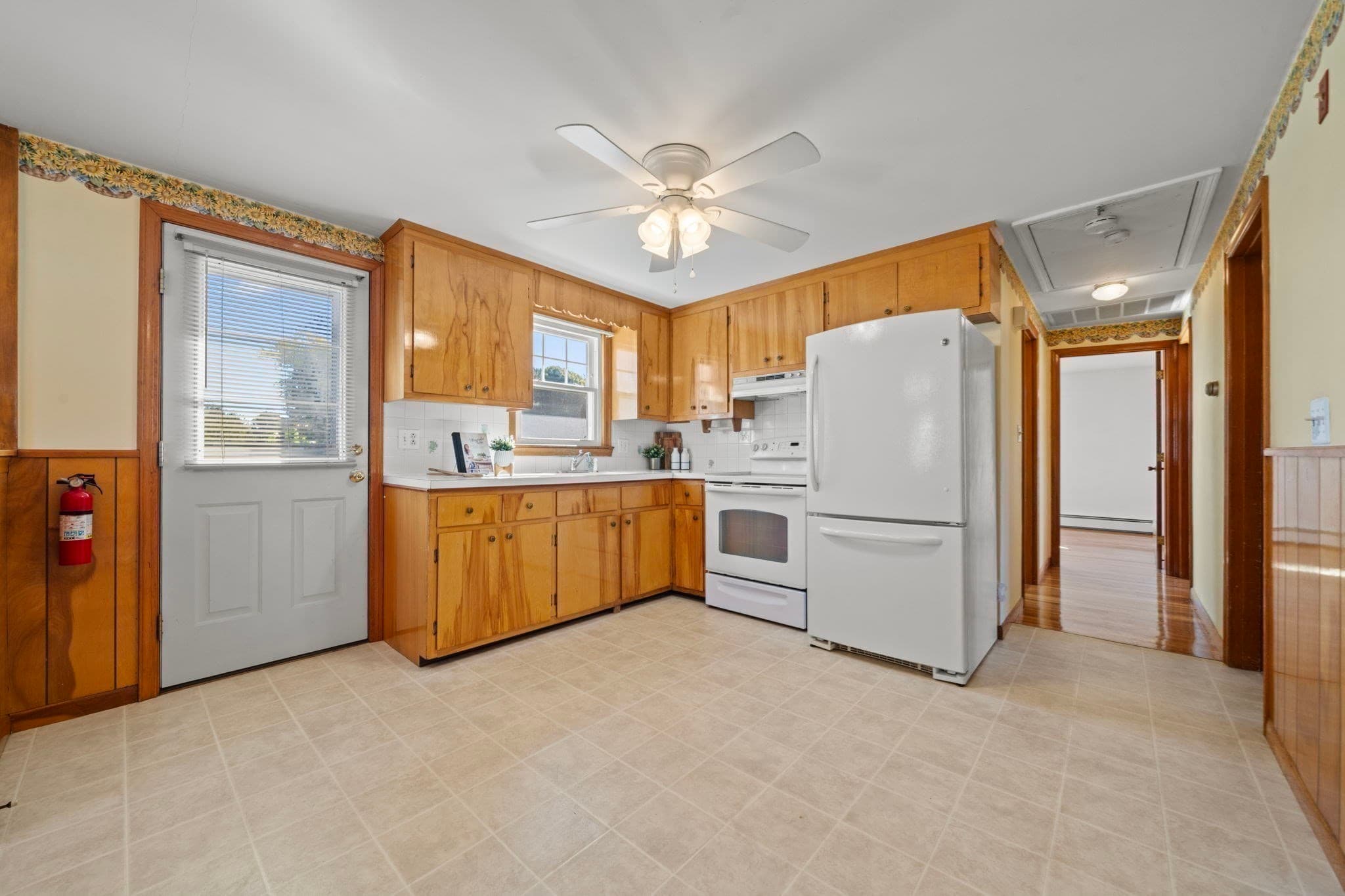 Single Family Residence at 2 Wolcott Road, Saugus MA 01906, photo 3 of 36