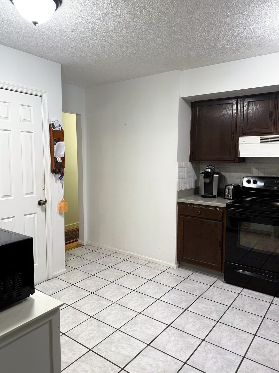 Single Family Residence at 394 Bedford St, Lakeville MA 02347, photo 9 of 28