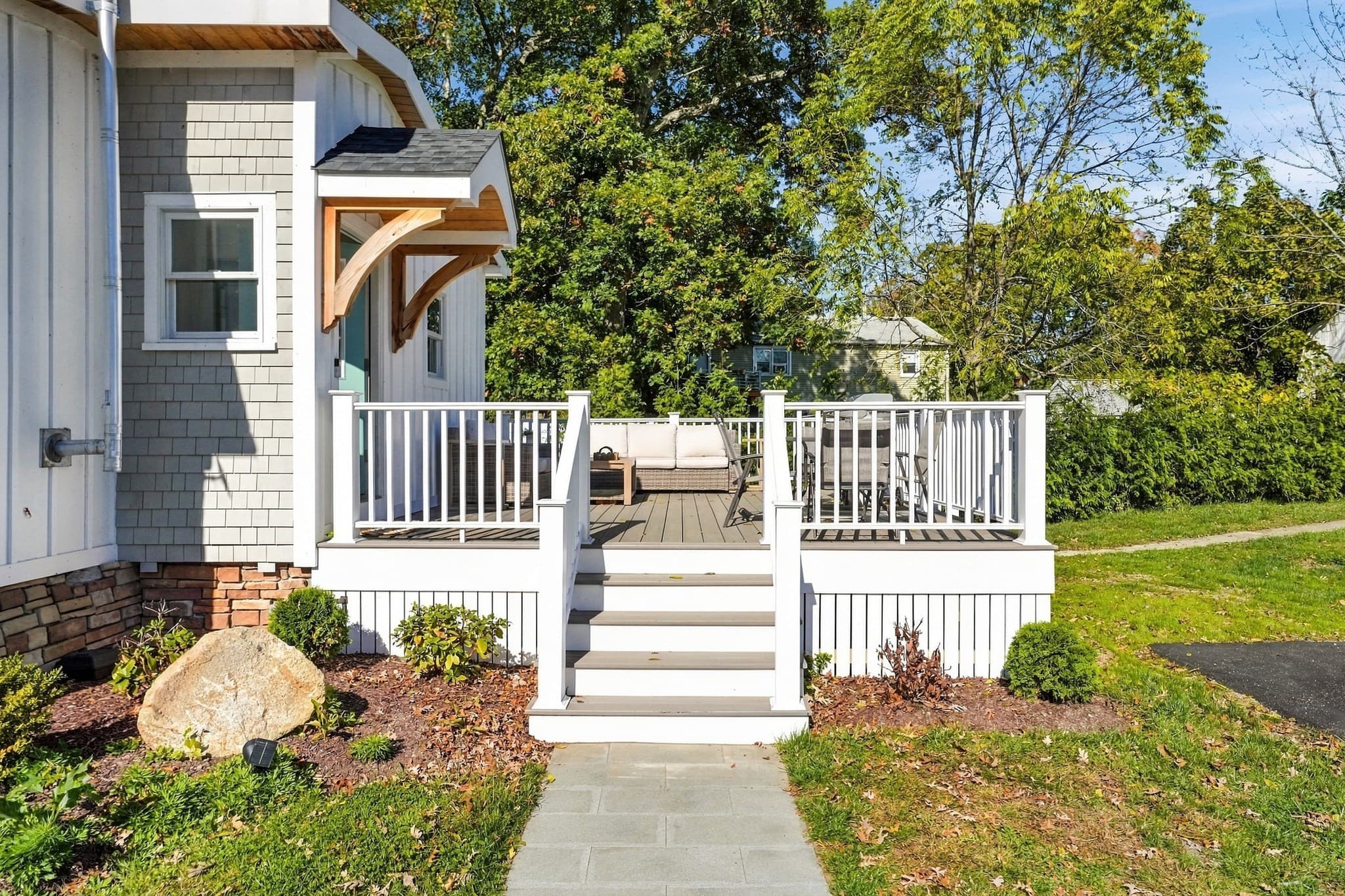 Single Family Residence at 226 Sanford Rd, Westport MA 02790, photo 3 of 42