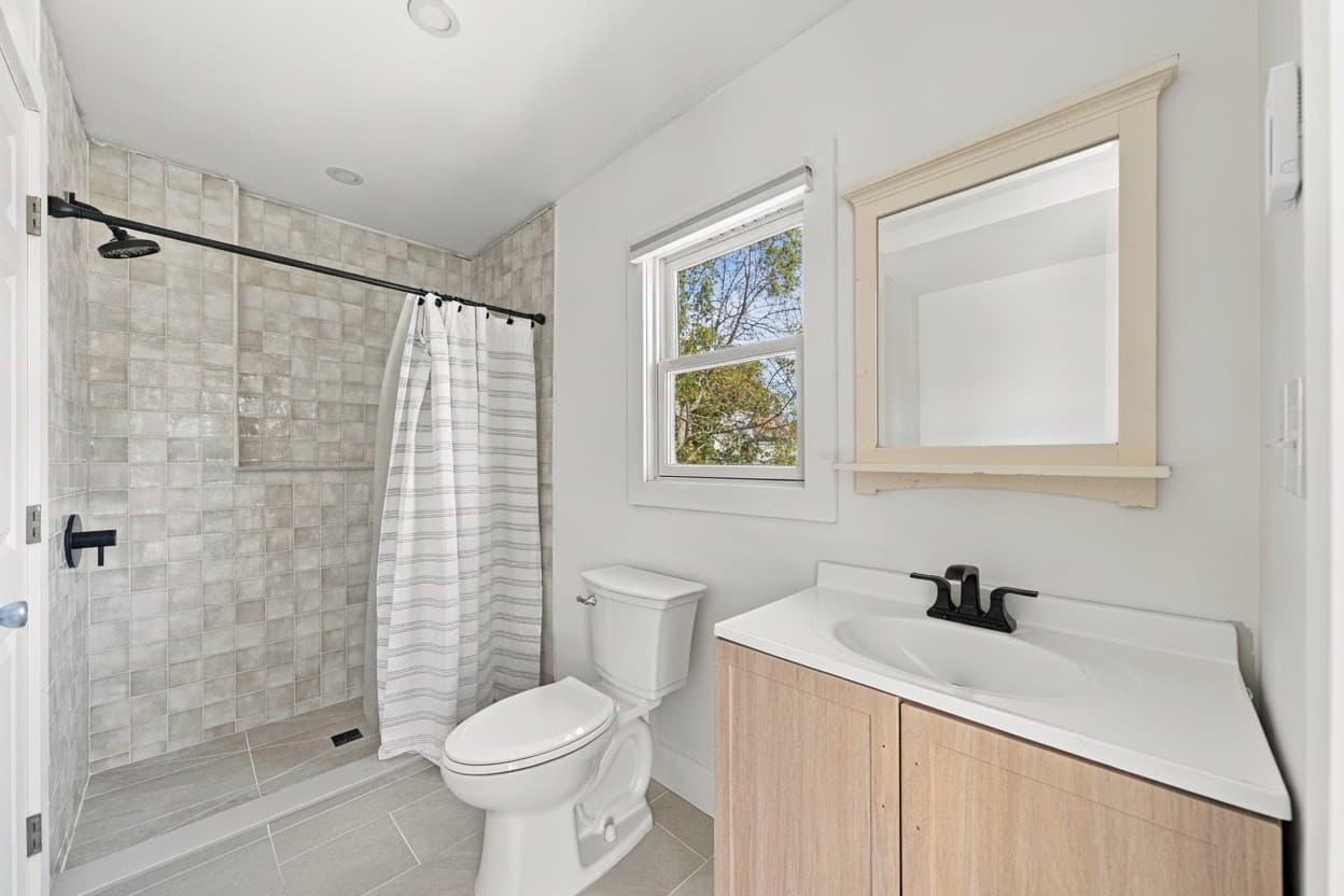Single Family Residence at 226 Sanford Rd, Westport MA 02790, photo 14 of 42