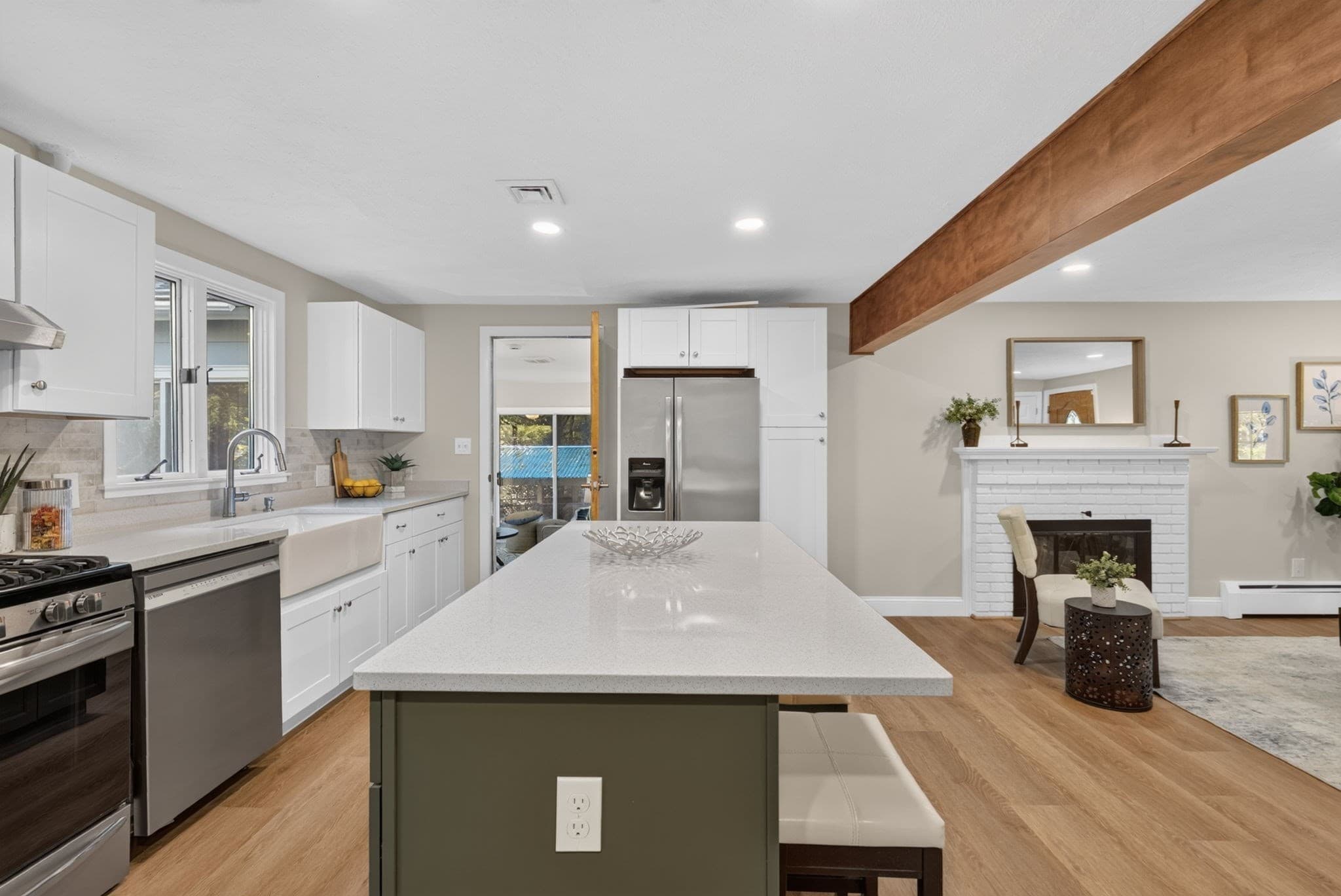 Single Family Residence at 316 Old Westford Rd, Chelmsford MA 01824, photo 4 of 37