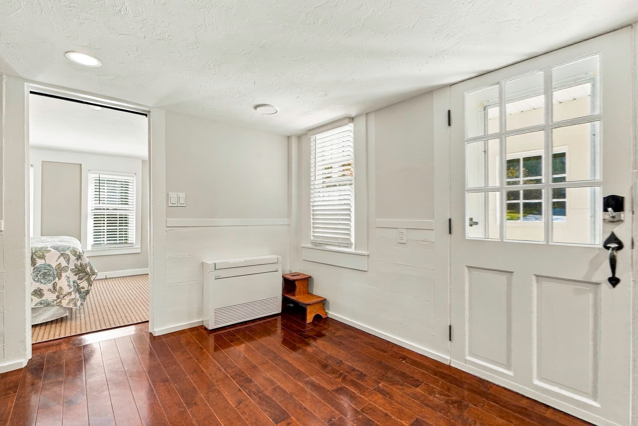 Single Family Residence at 164 Central St, Auburn MA 01501, photo 27 of 41