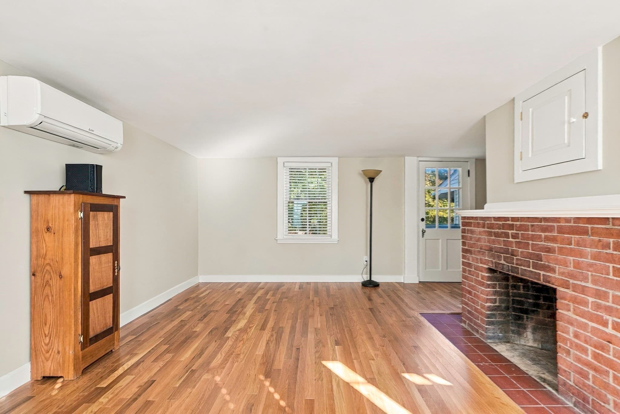 Single Family Residence at 164 Central St, Auburn MA 01501, photo 17 of 41