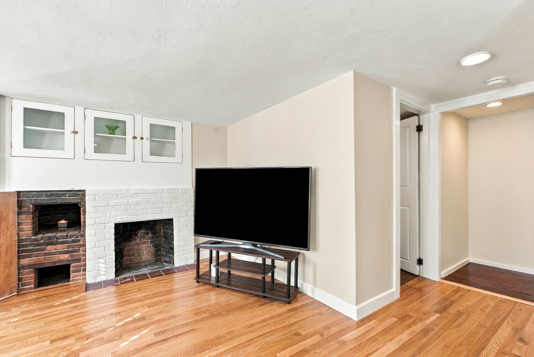 Single Family Residence at 164 Central St, Auburn MA 01501, photo 12 of 41