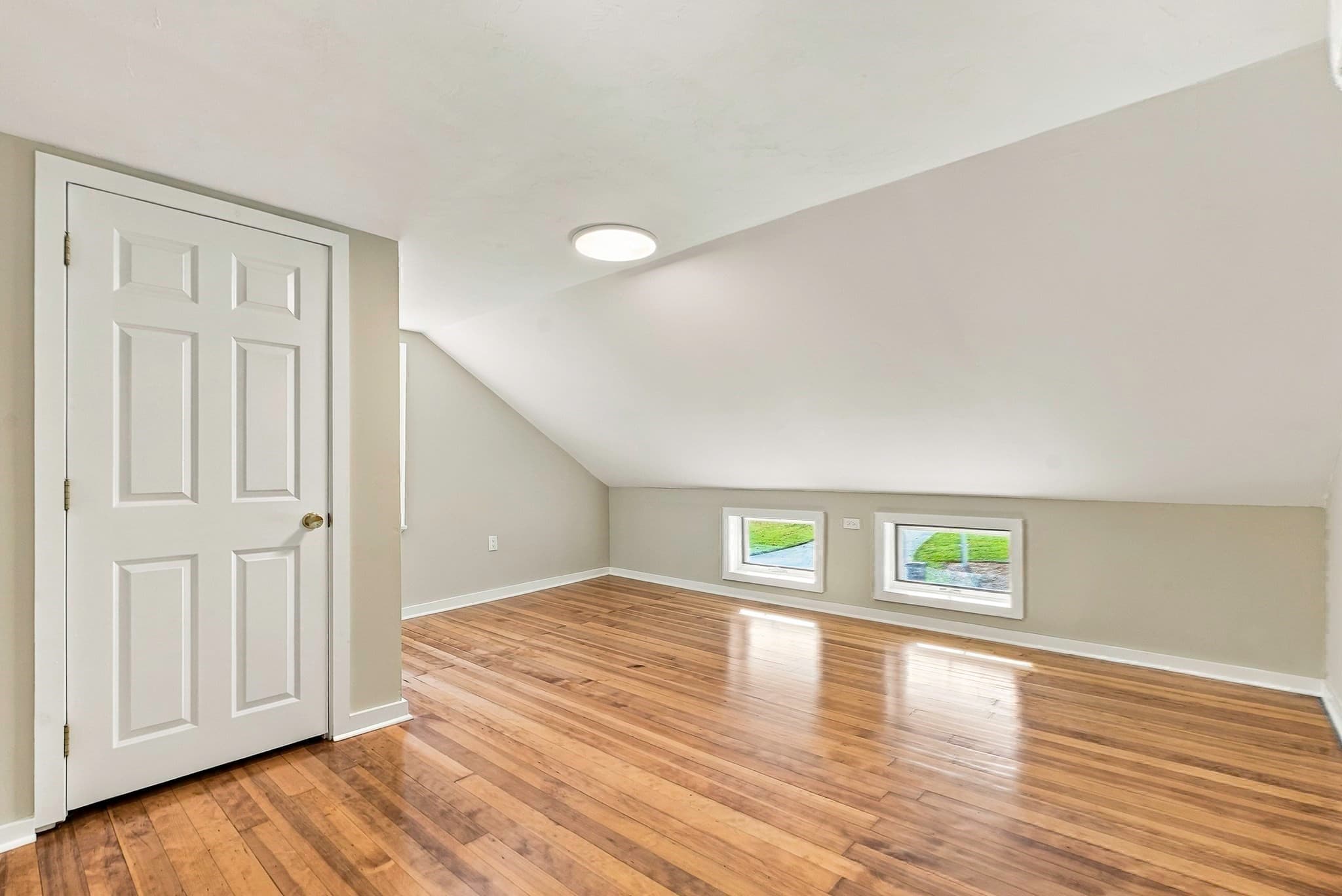 Single Family Residence at 164 Central St, Auburn MA 01501, photo 36 of 41