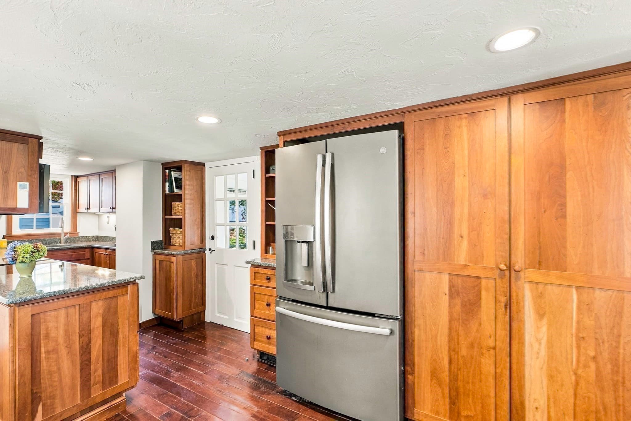 Single Family Residence at 164 Central St, Auburn MA 01501, photo 20 of 41