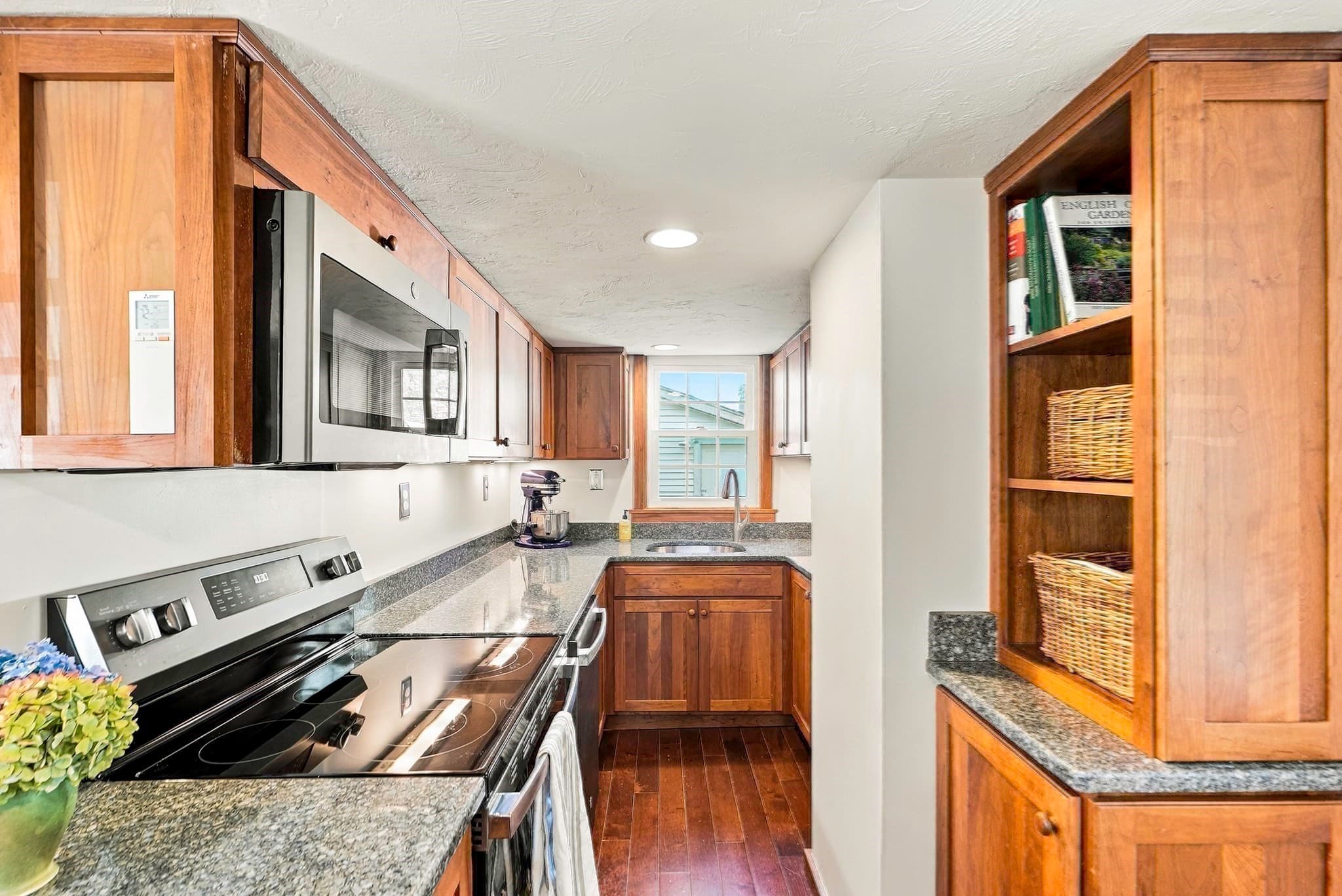 Single Family Residence at 164 Central St, Auburn MA 01501, photo 24 of 41