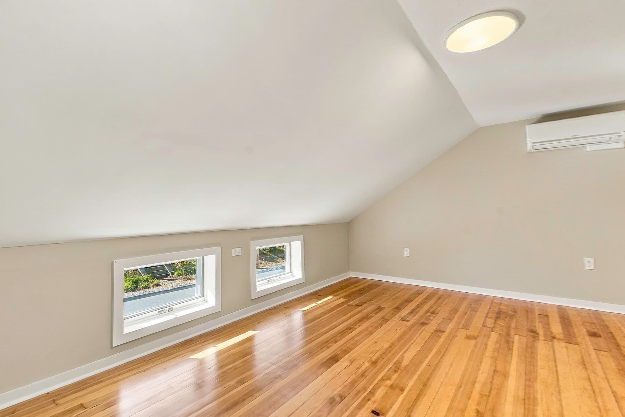 Single Family Residence at 164 Central St, Auburn MA 01501, photo 38 of 41