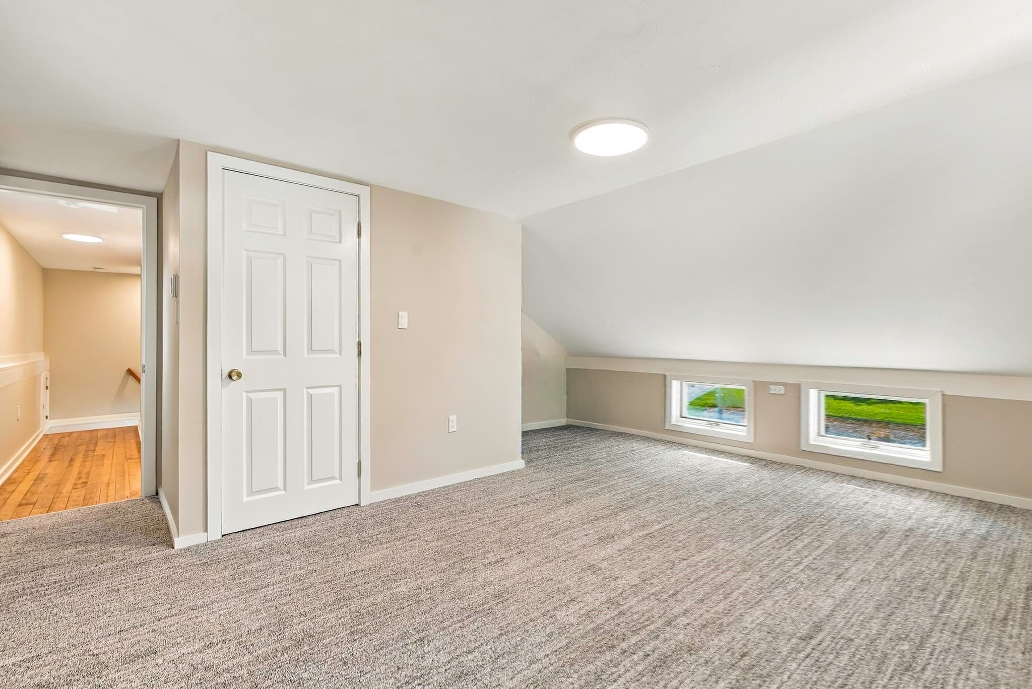 Single Family Residence at 164 Central St, Auburn MA 01501, photo 33 of 41