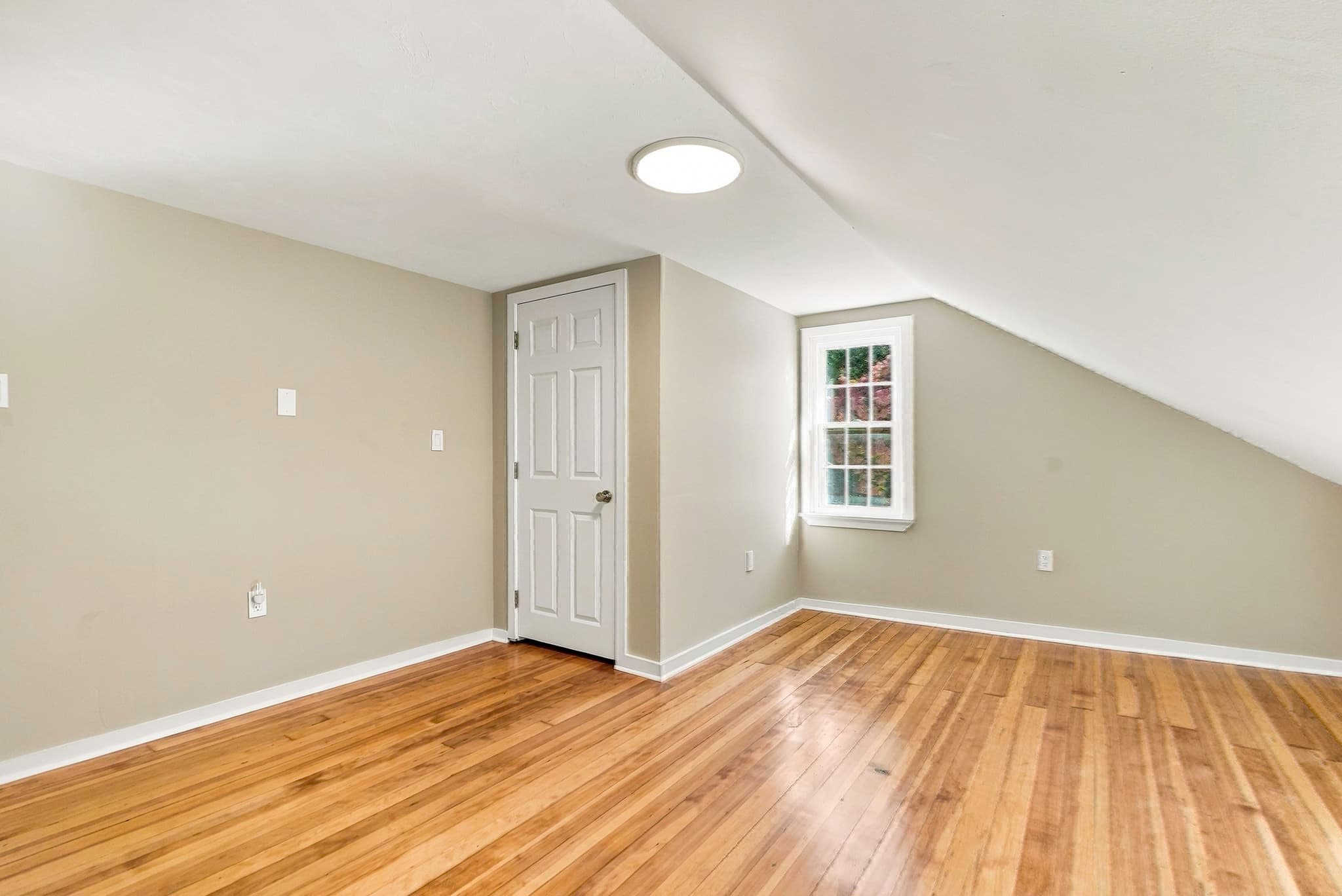Single Family Residence at 164 Central St, Auburn MA 01501, photo 37 of 41