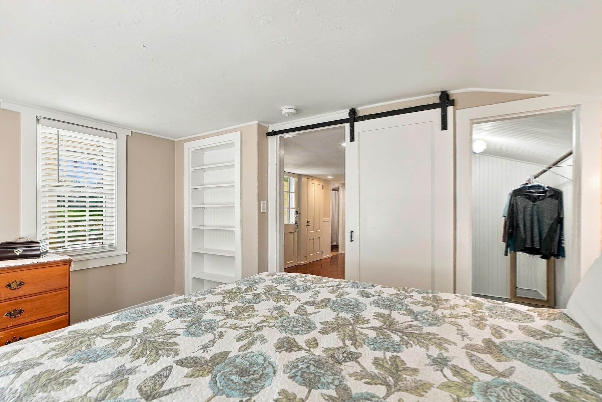 Single Family Residence at 164 Central St, Auburn MA 01501, photo 29 of 41