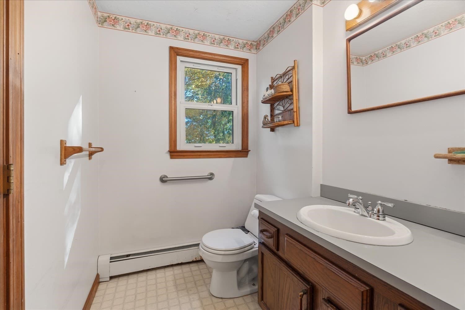 Single Family Residence at 59 Iroquois Street, Worcester MA 01602, photo 12 of 32