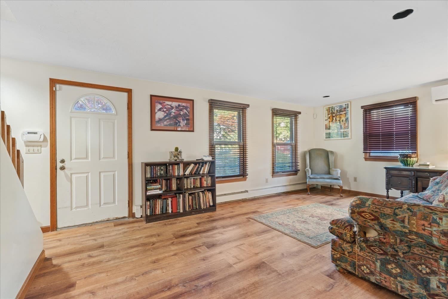 Single Family Residence at 59 Iroquois Street, Worcester MA 01602, photo 4 of 32