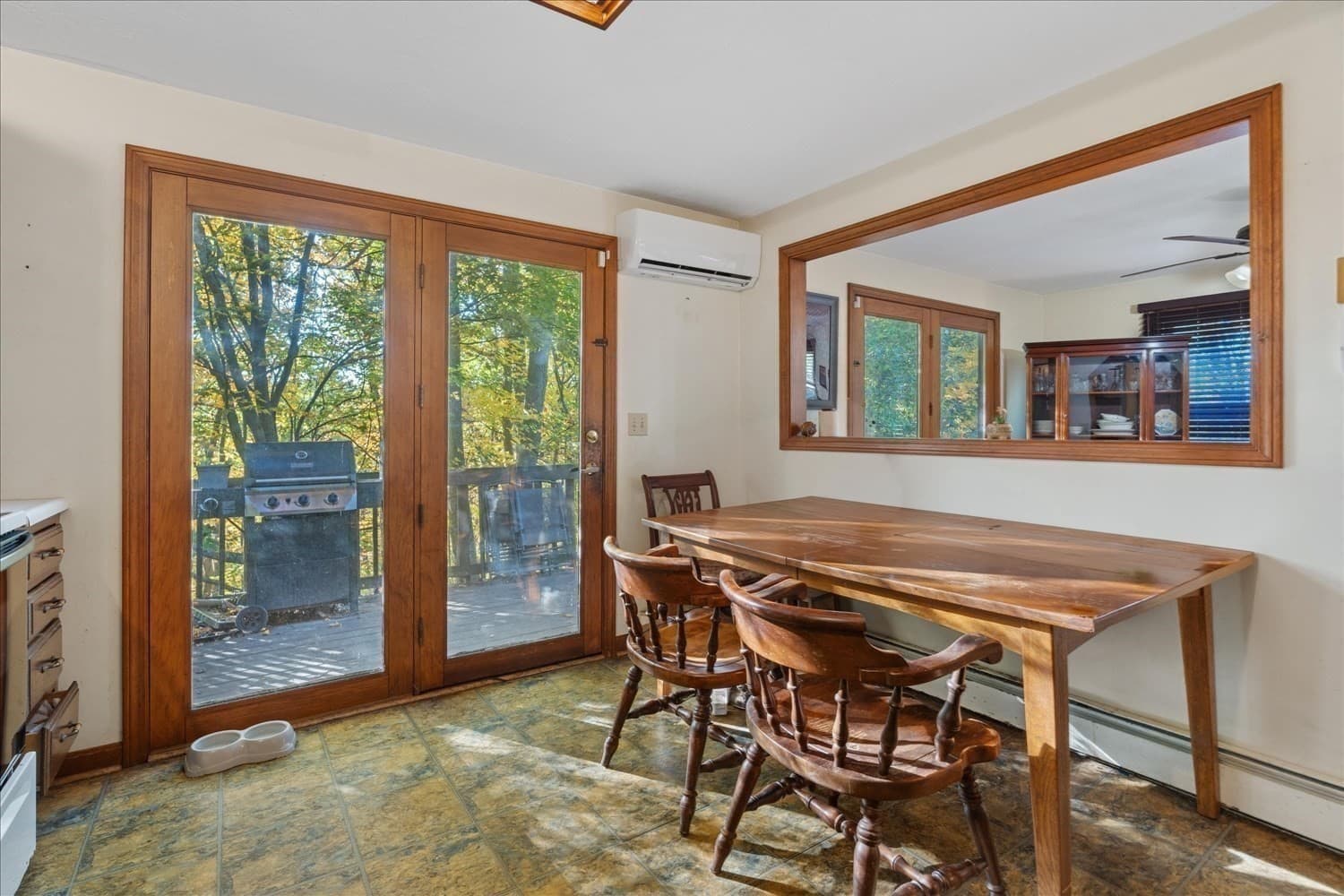 Single Family Residence at 59 Iroquois Street, Worcester MA 01602, photo 8 of 32