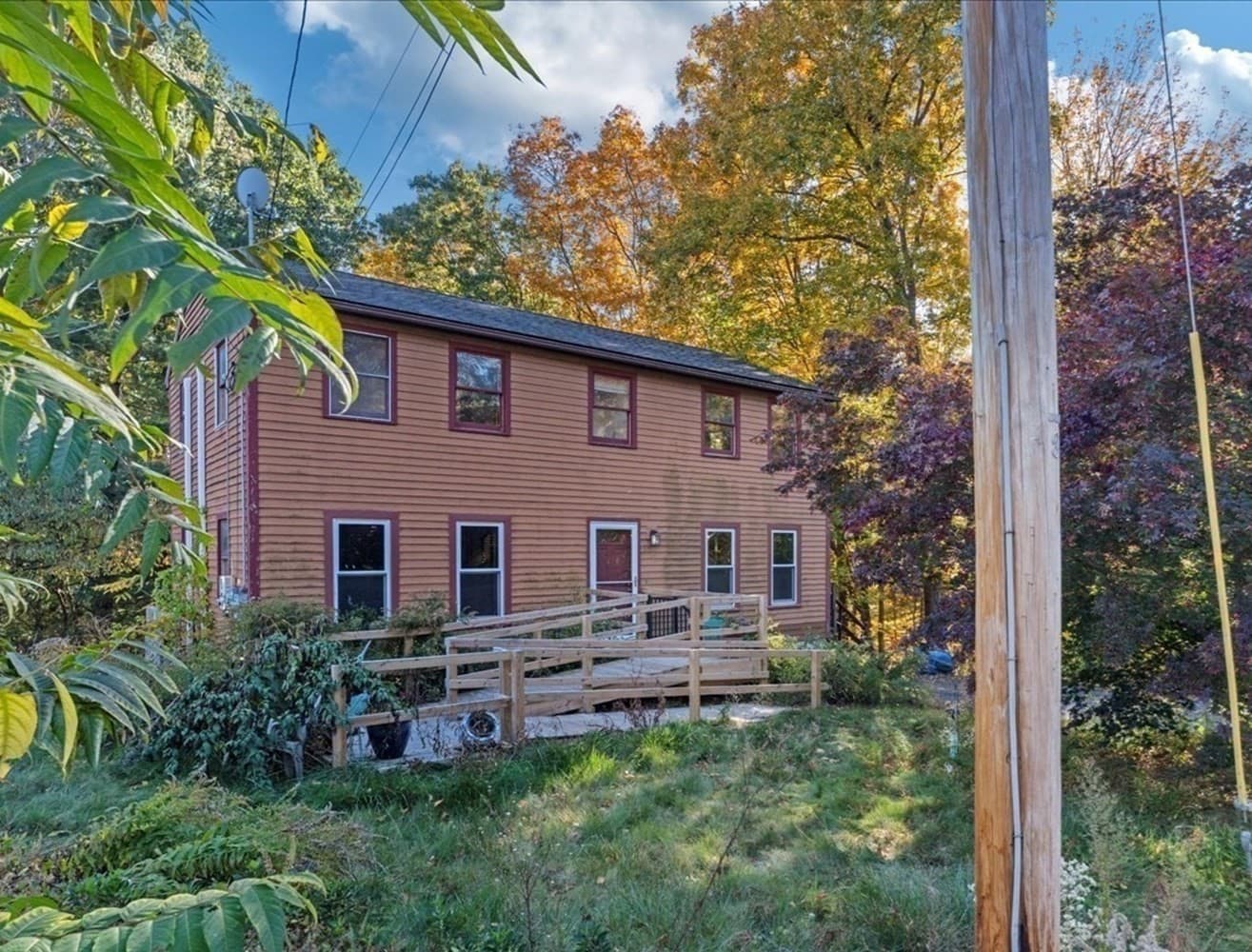 Single Family Residence at 59 Iroquois Street, Worcester MA 01602, photo 25 of 32