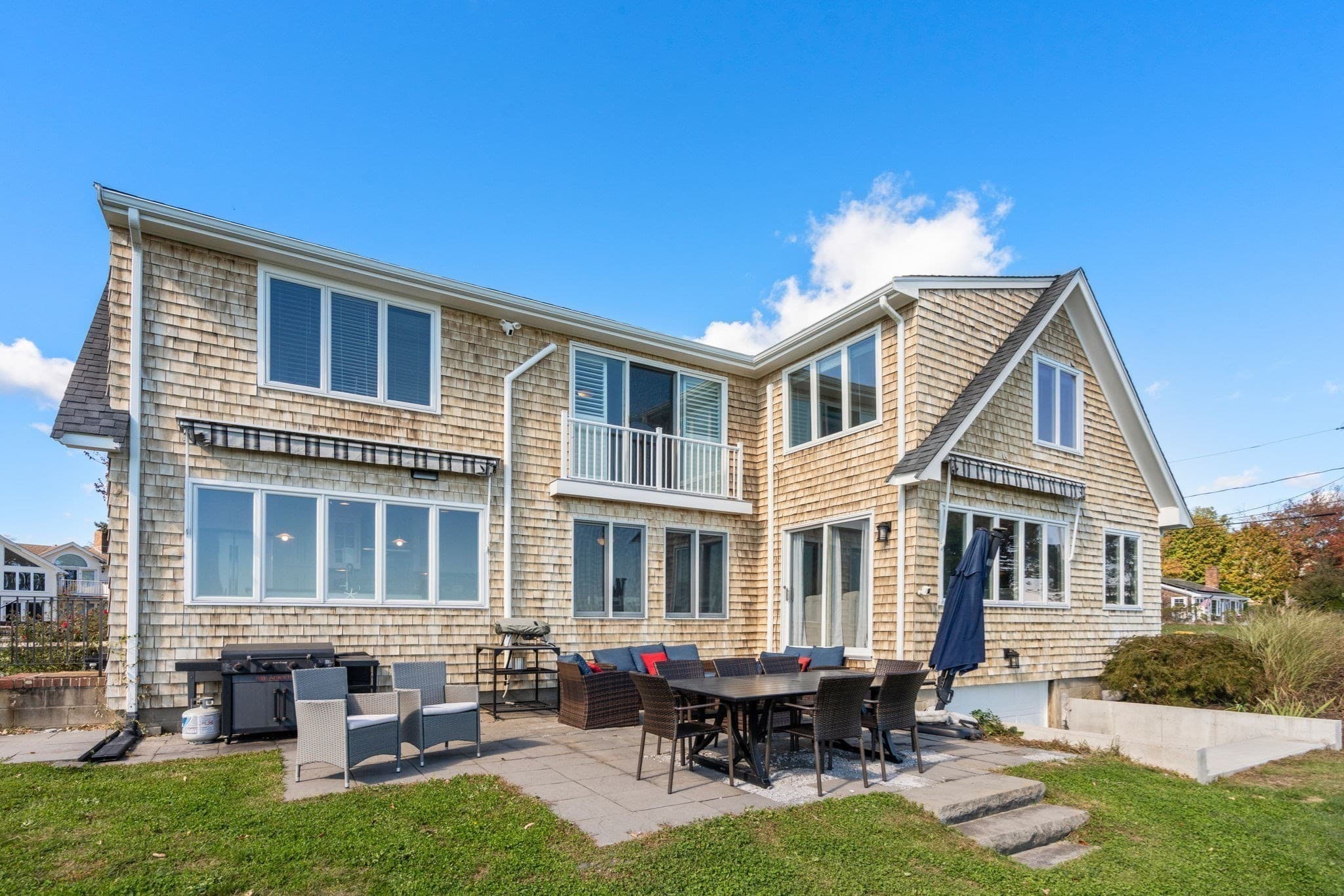 Single Family Residence at 7 Pebble Ln, Kingston MA 02364, photo 2 of 41
