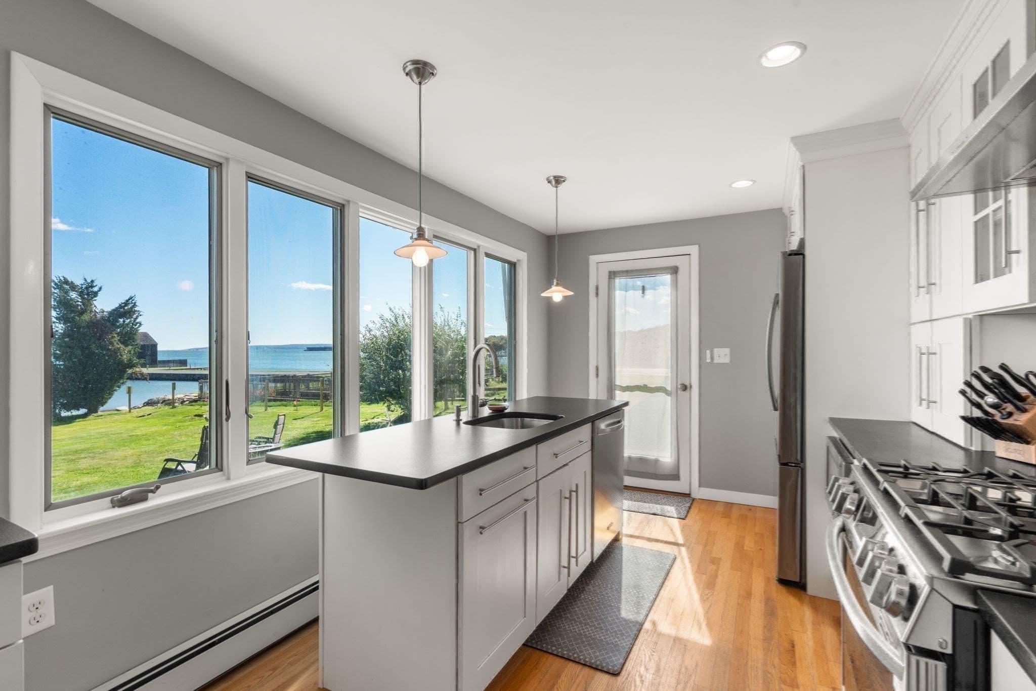 Single Family Residence at 7 Pebble Ln, Kingston MA 02364, photo 13 of 41