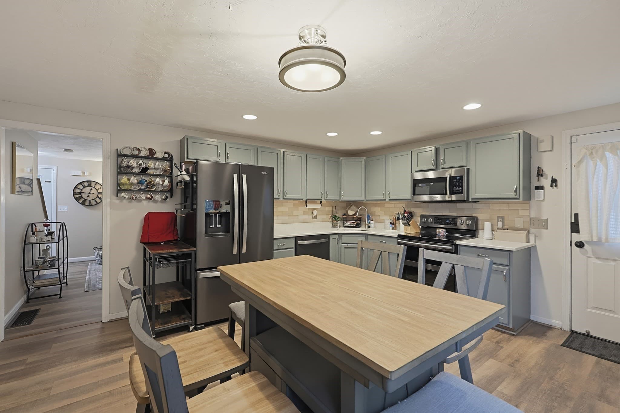 Condominium at 55 Nevins Rd # 1, Methuen MA 01844, photo 4 of 33
