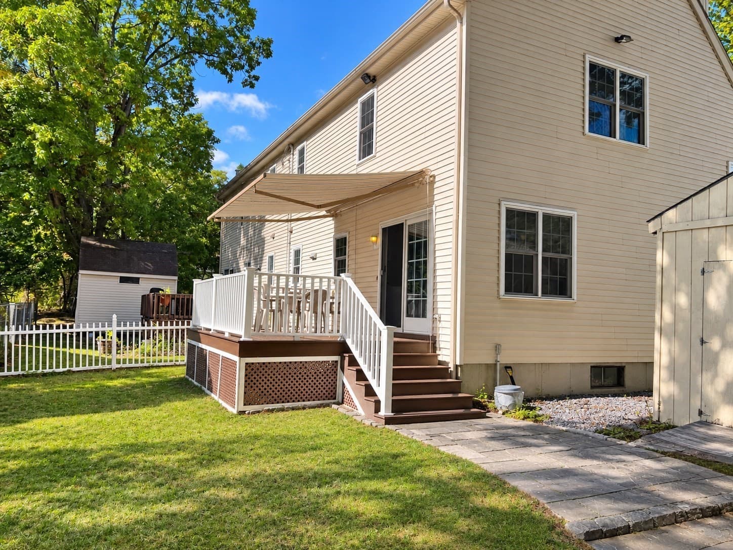 Attached (Townhouse/Rowhouse/Duplex) at 19 Kennebec # A, Worcester MA 01606, photo 2 of 15