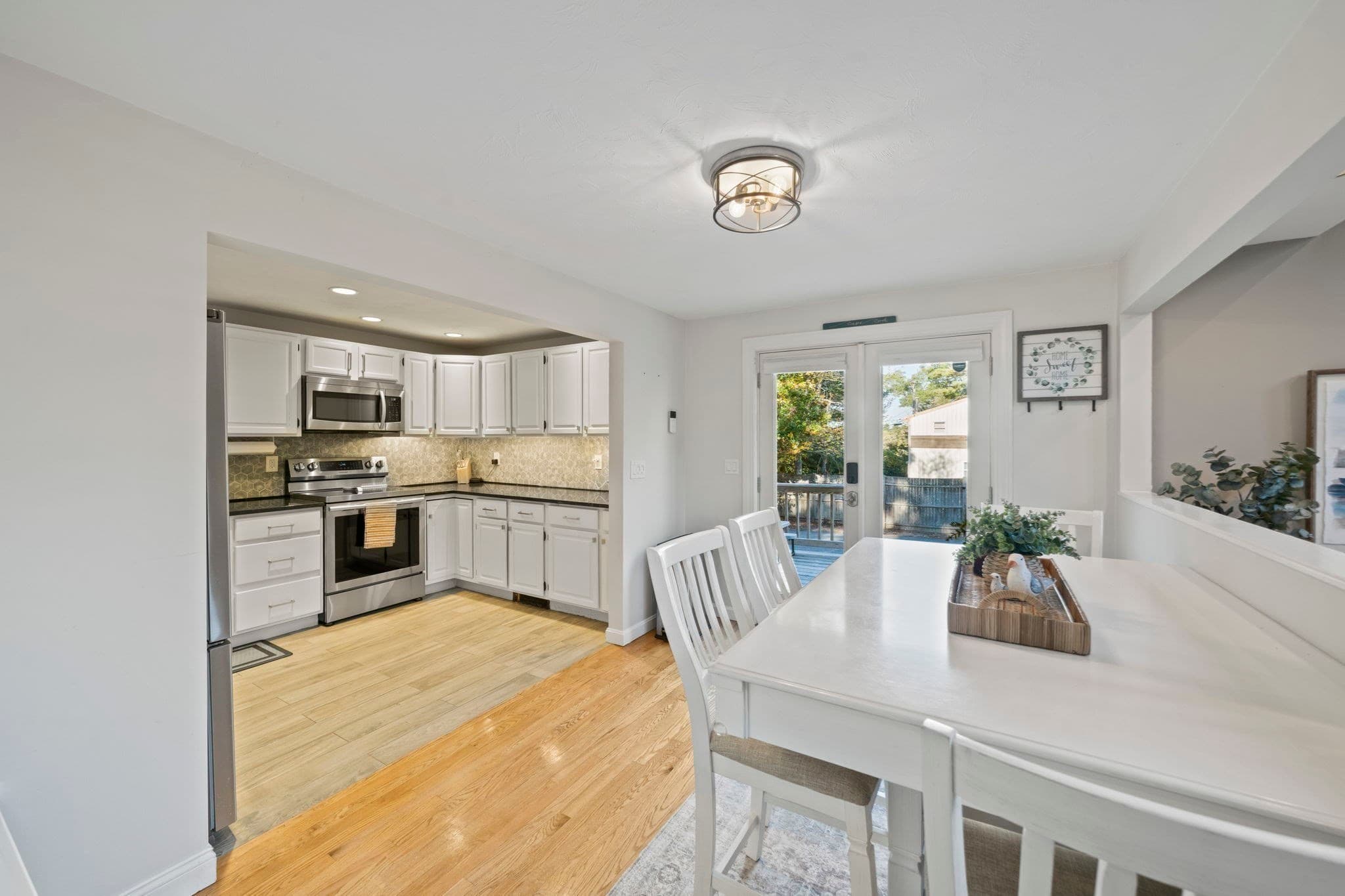 Single Family Residence at 10 Spectacle Pond Terrace, Wareham MA 02538, photo 10 of 38