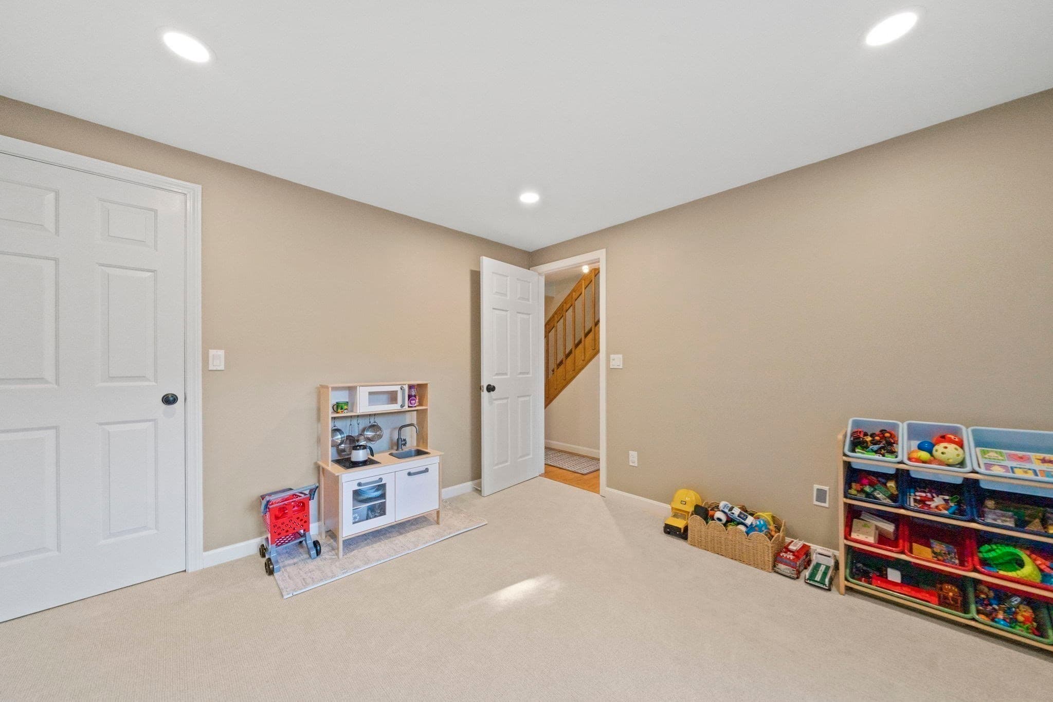Single Family Residence at 10 Spectacle Pond Terrace, Wareham MA 02538, photo 14 of 38