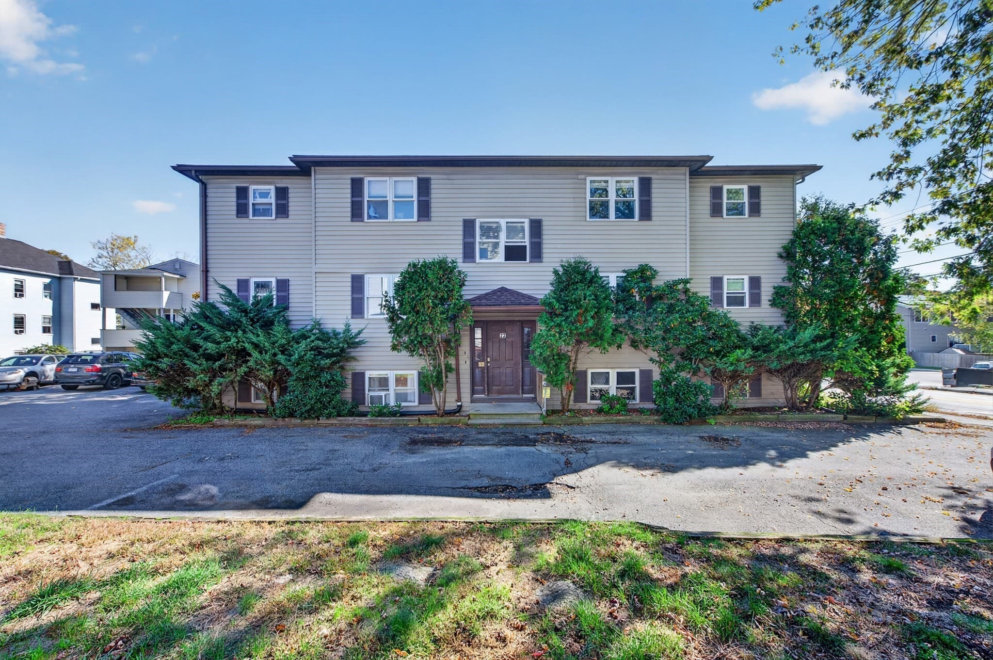 21-23 Lake St, Webster MA 01570