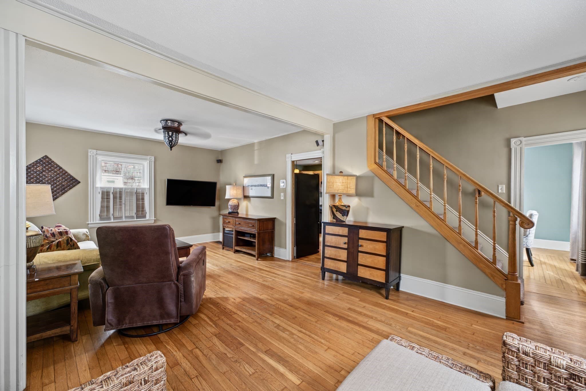 Single Family Residence at 194 Clinton St, New Bedford MA 02740, photo 6 of 33
