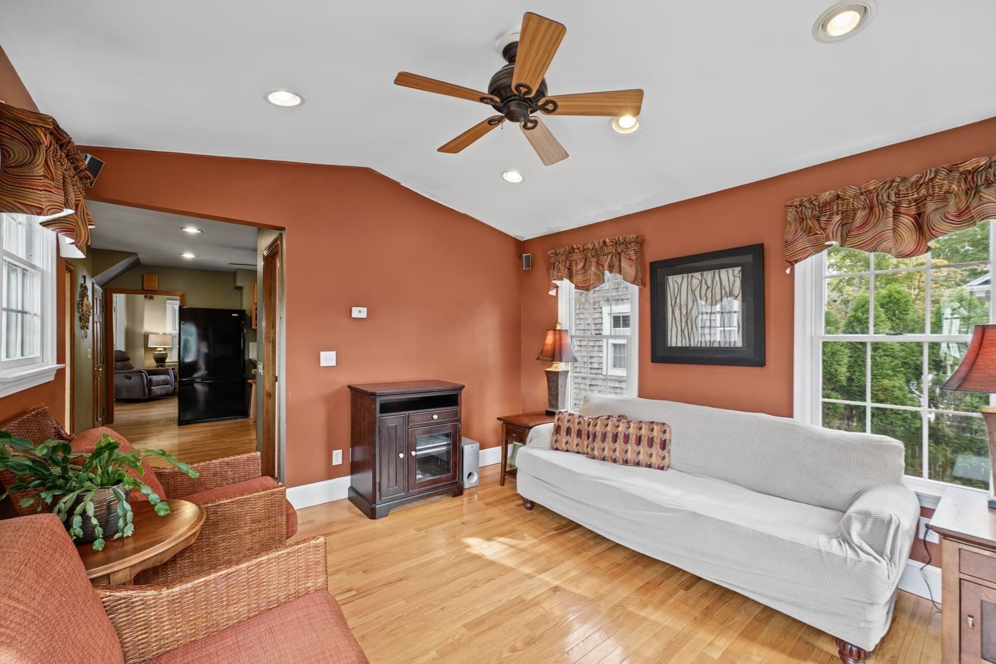 Single Family Residence at 194 Clinton St, New Bedford MA 02740, photo 16 of 33