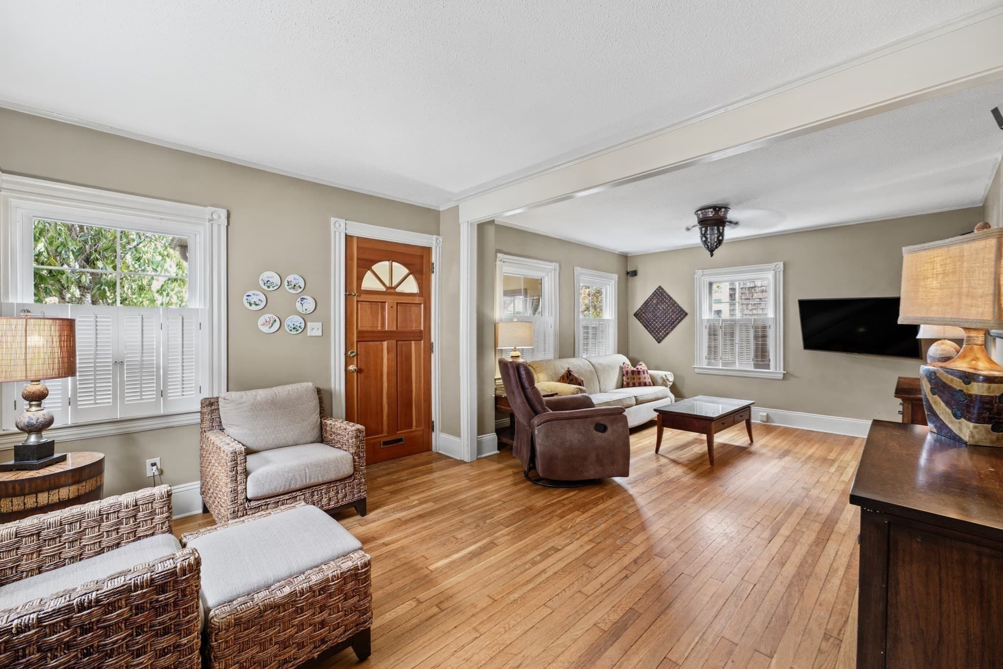 Single Family Residence at 194 Clinton St, New Bedford MA 02740, photo 5 of 33