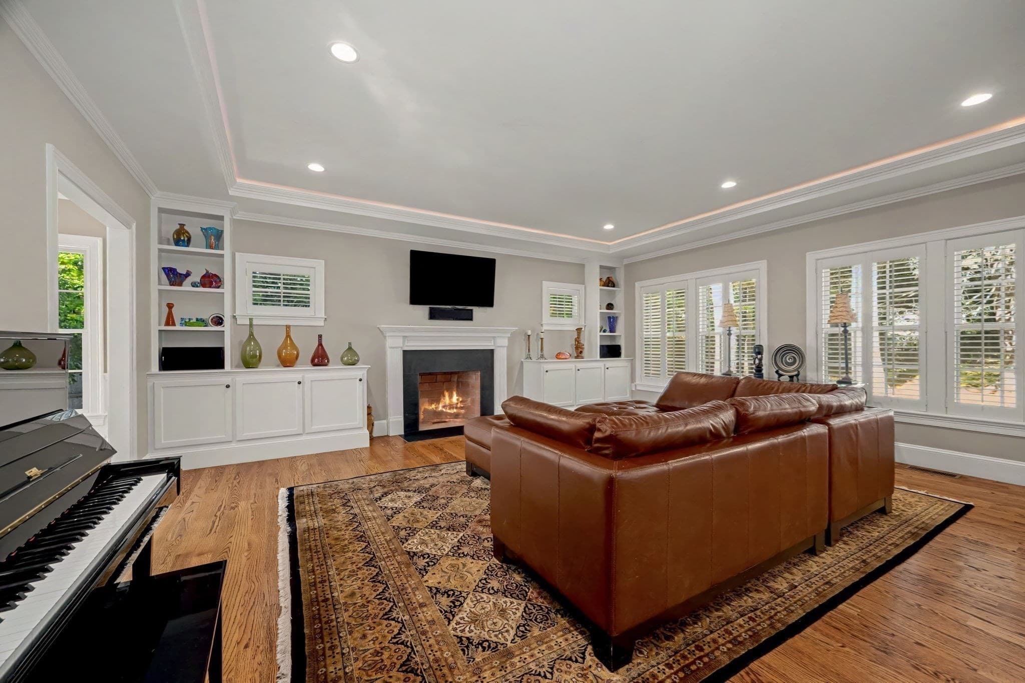 Single Family Residence at 933 South St, Needham MA 02492, photo 6 of 38