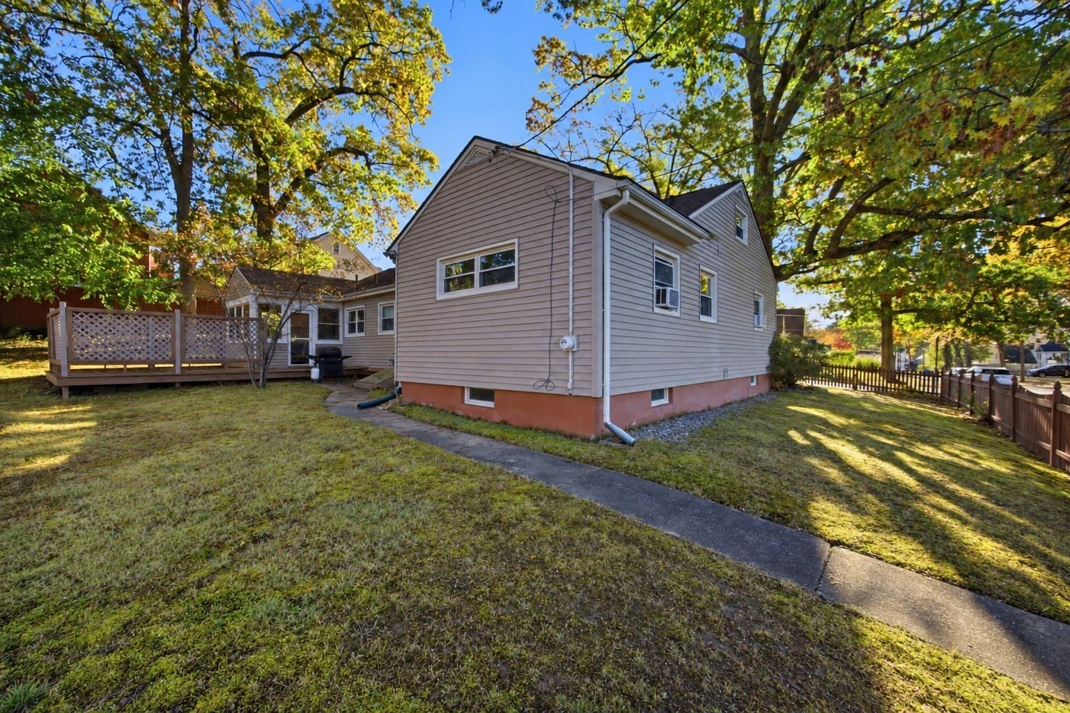 Single Family Residence at 26 Fern St., Springfield MA 01108, photo 8 of 36