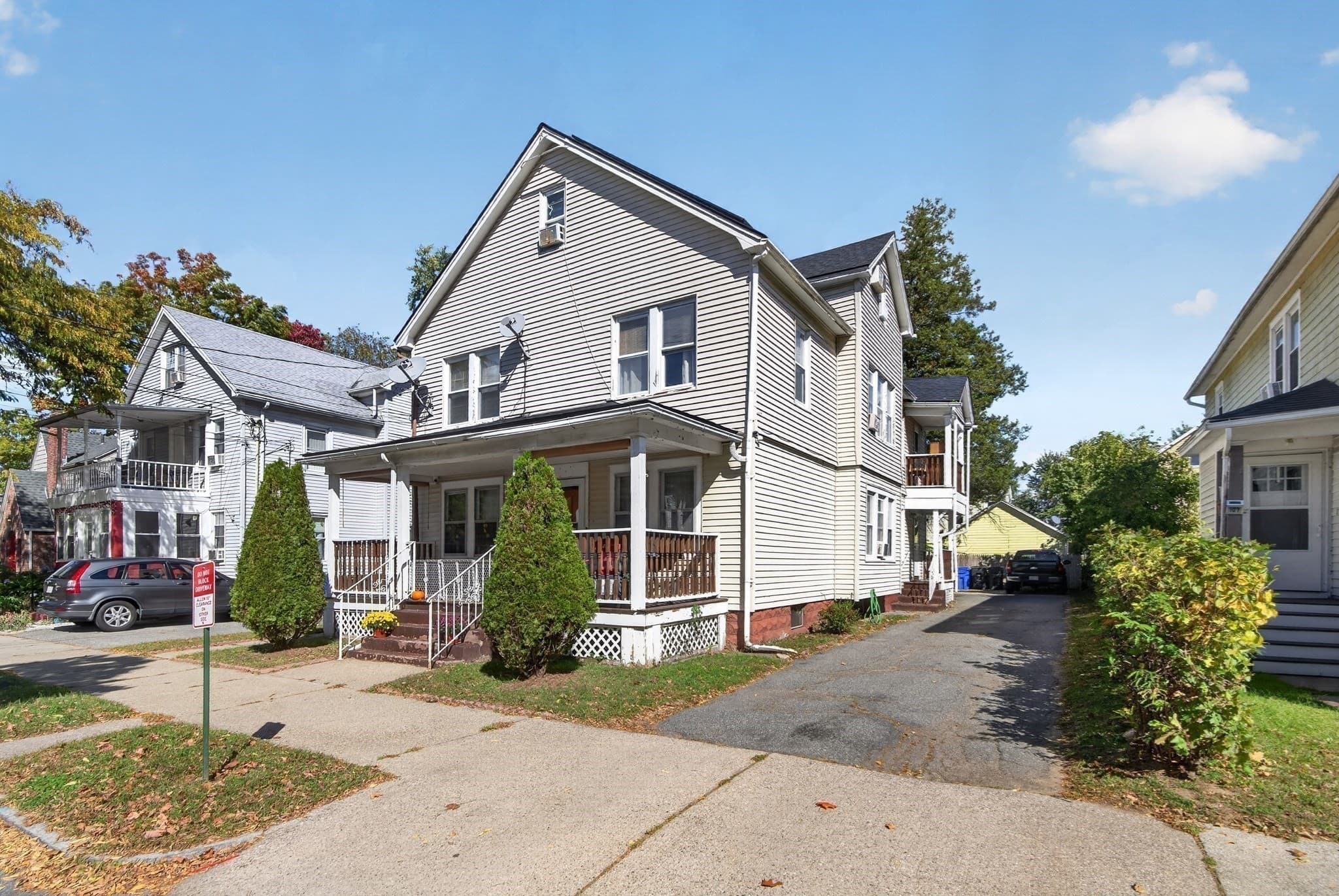 Multi Family at 101-103 Draper St, Springfield MA 01108, photo 2 of 33