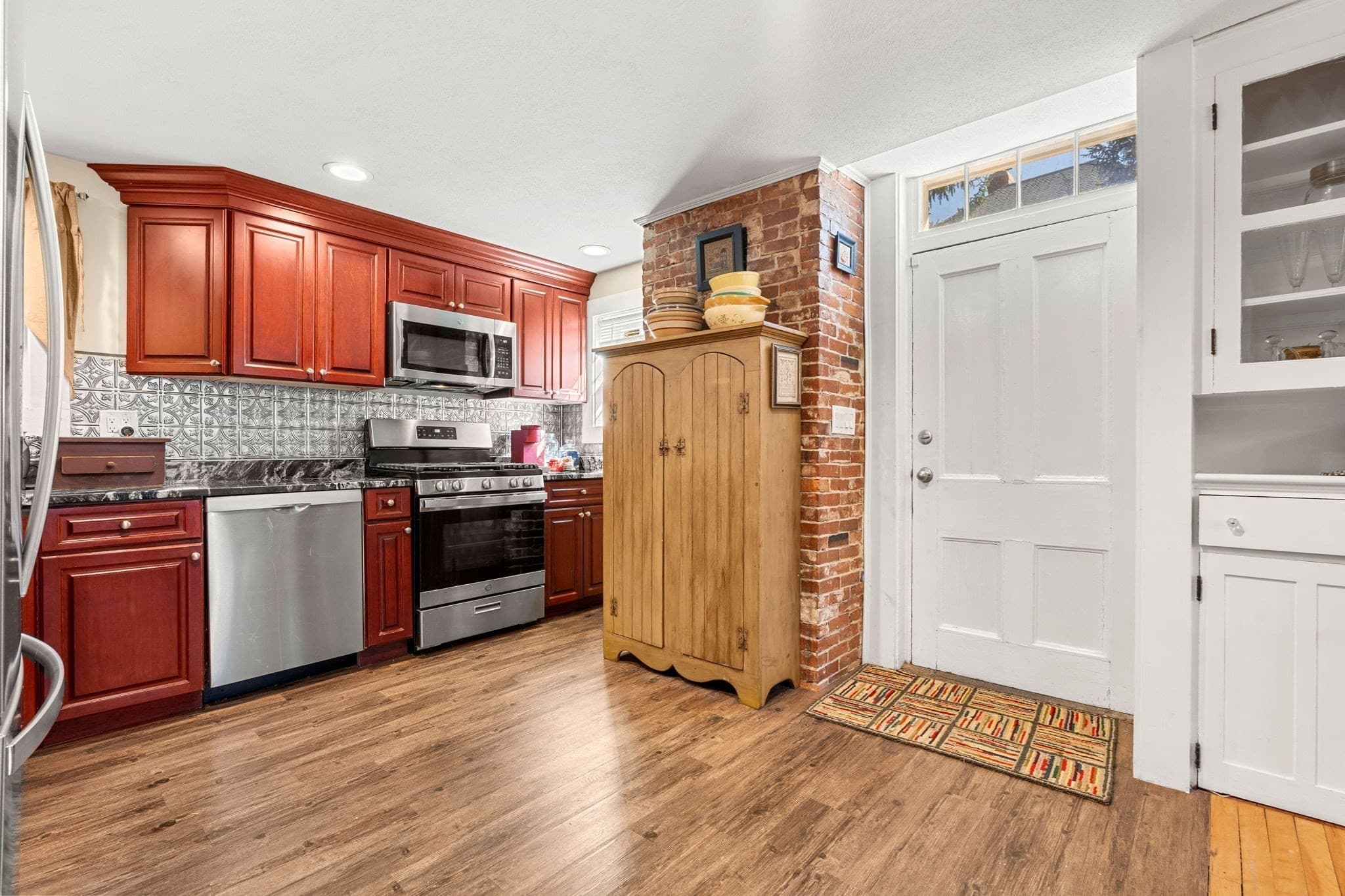 Single Family Residence at 663 Main Street, Haverhill MA 01830, photo 14 of 42