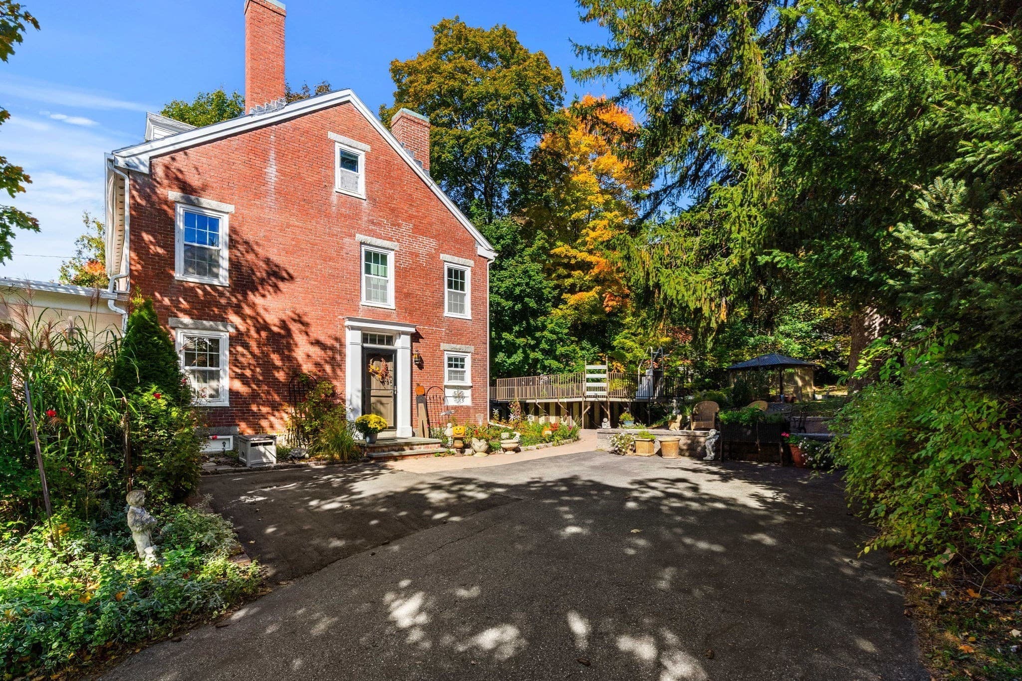 Single Family Residence at 663 Main Street, Haverhill MA 01830, photo 4 of 42