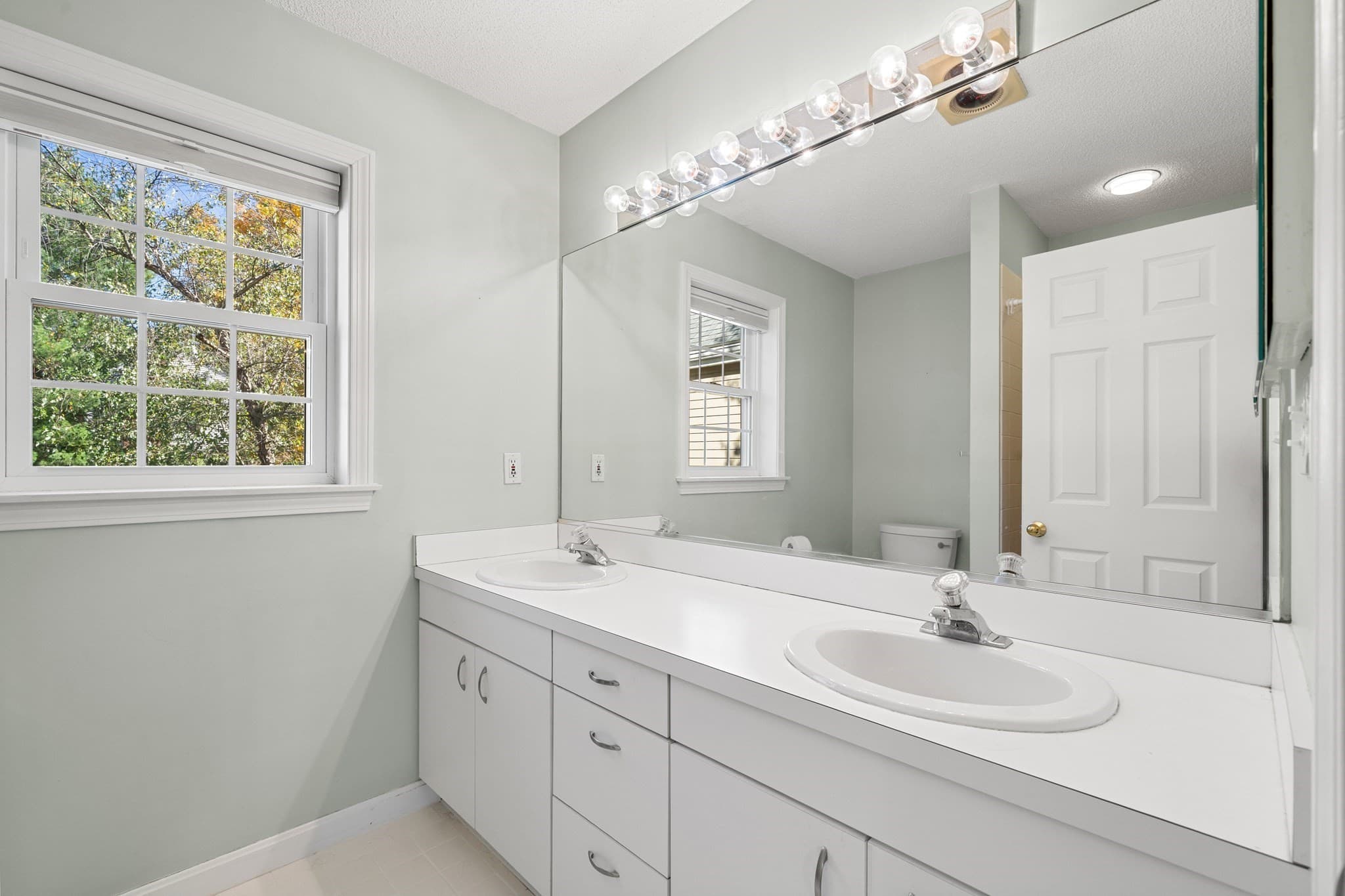 Condominium at 213 Bishops Forest St # 213, Waltham MA 02452, photo 24 of 42