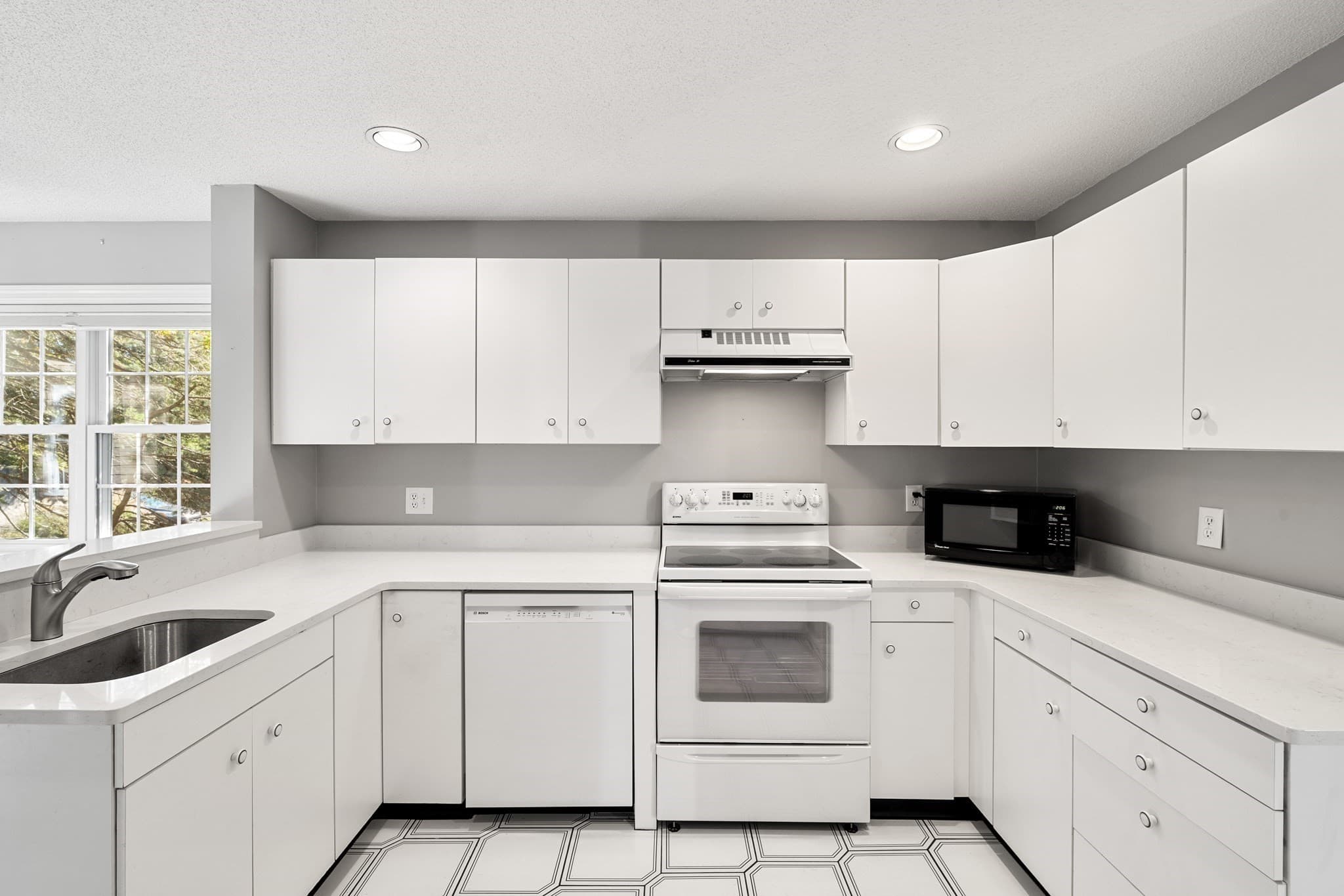 Condominium at 213 Bishops Forest St # 213, Waltham MA 02452, photo 15 of 42