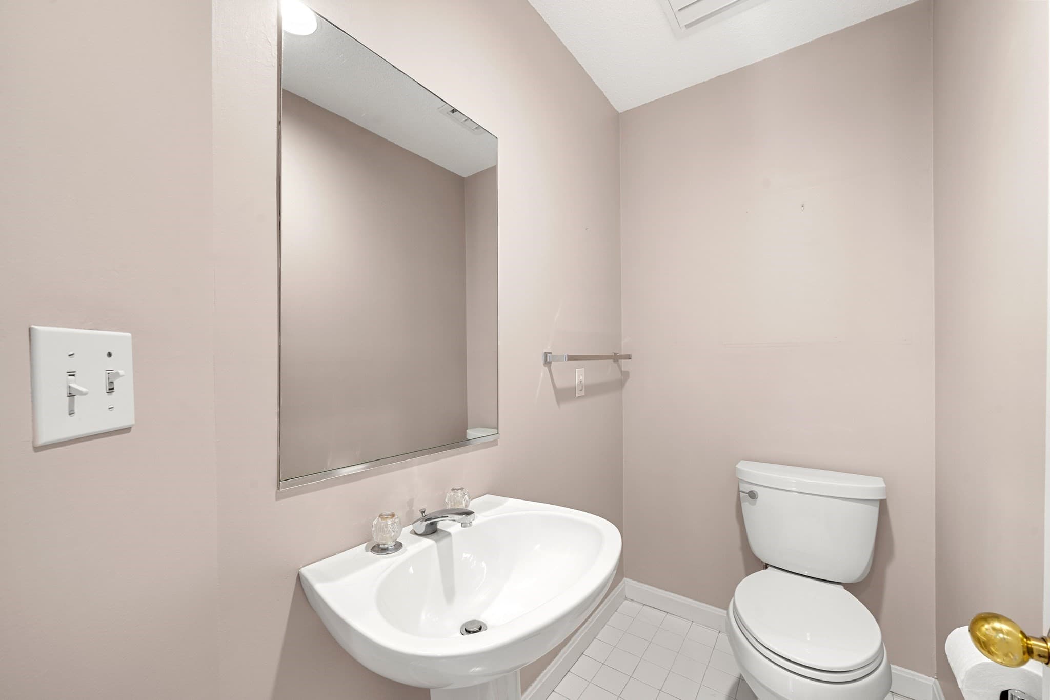 Condominium at 213 Bishops Forest St # 213, Waltham MA 02452, photo 19 of 42