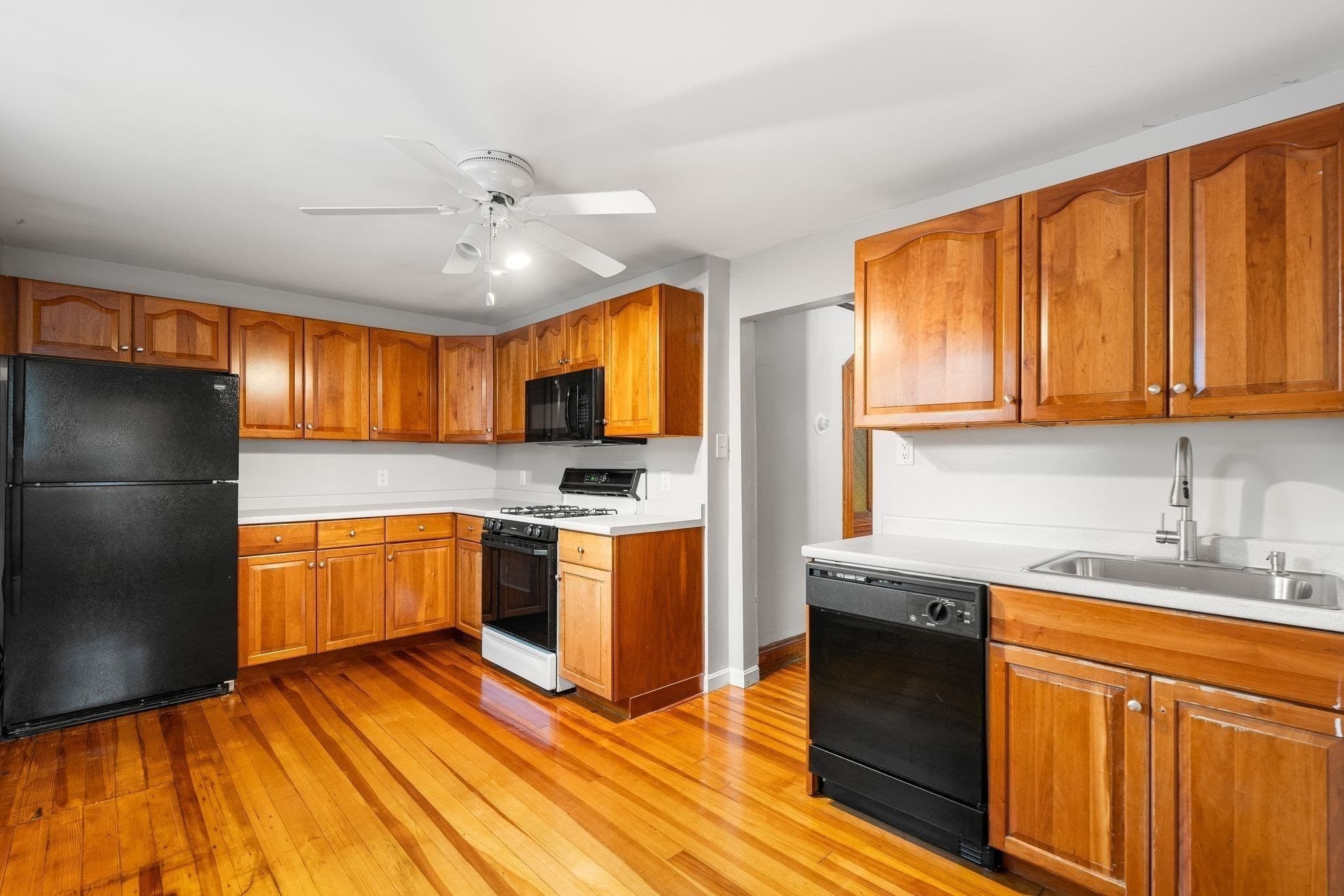 Single Family Residence at 6 Martin St, Saugus MA 01906, photo 9 of 26