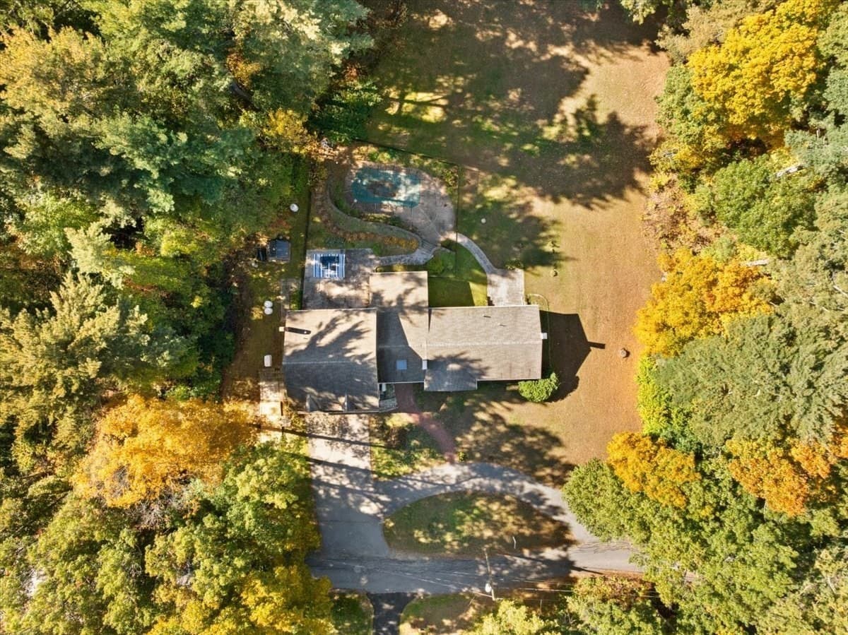 Single Family Residence at 39 Farnum Rd, Pembroke MA 02359, photo 2 of 38