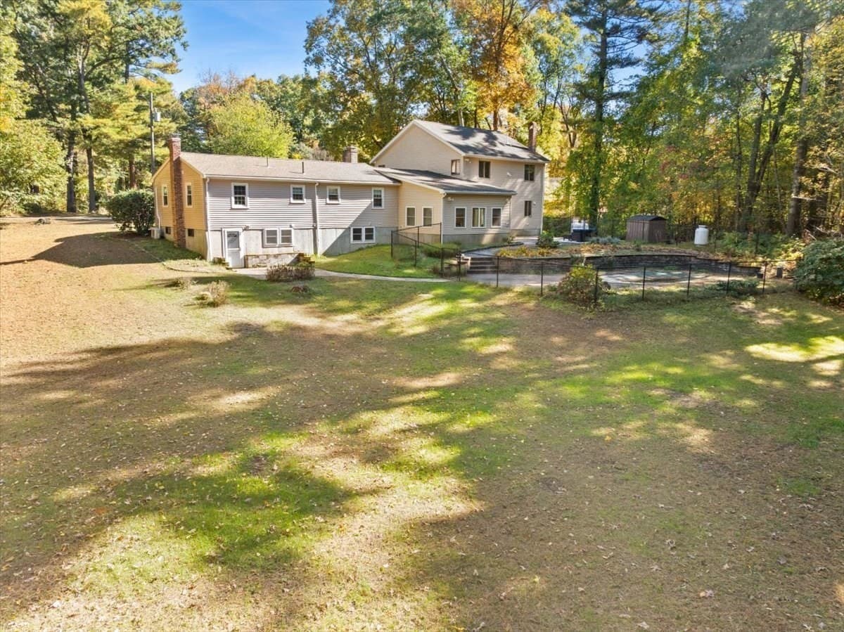 Single Family Residence at 39 Farnum Rd, Pembroke MA 02359, photo 7 of 38