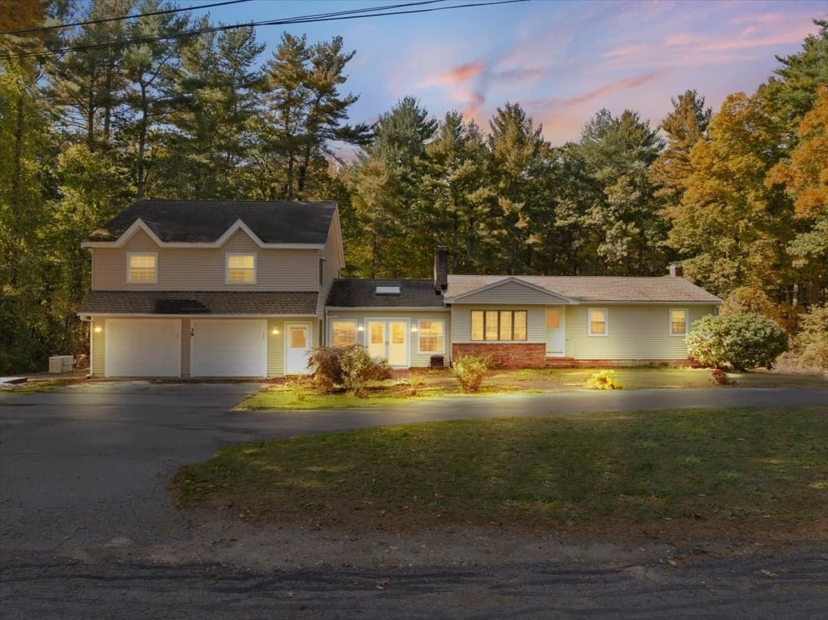 39 Farnum Rd, Pembroke MA 02359