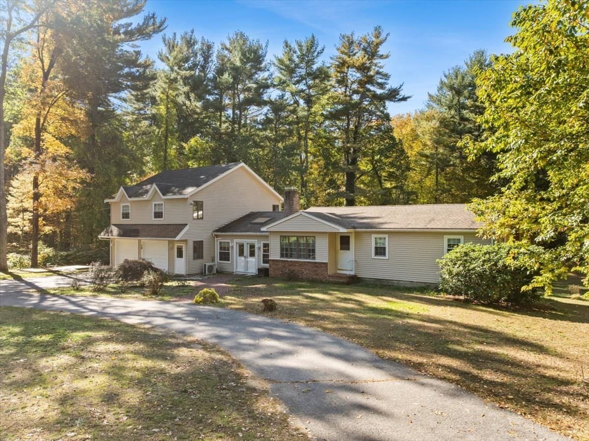 Single Family Residence at 39 Farnum Rd, Pembroke MA 02359, photo 5 of 38