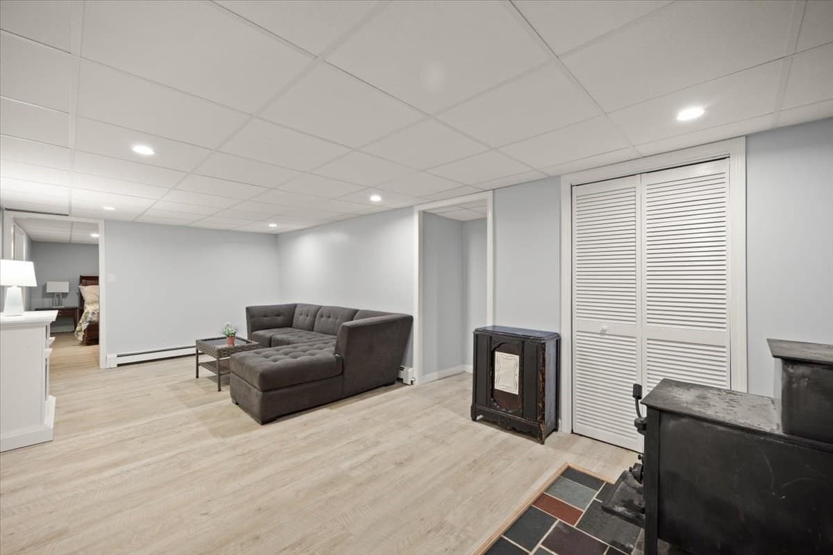 Single Family Residence at 39 Farnum Rd, Pembroke MA 02359, photo 24 of 38