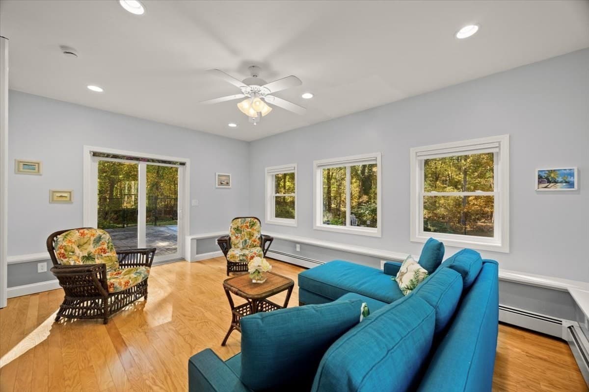 Single Family Residence at 39 Farnum Rd, Pembroke MA 02359, photo 10 of 38